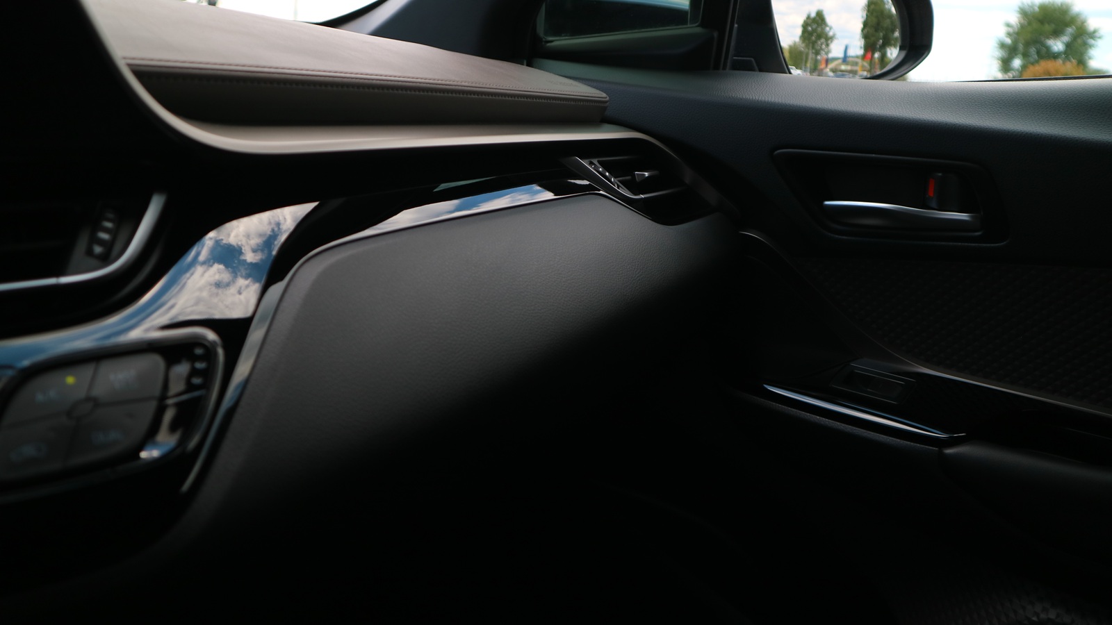 Toyota C-HR 2021 року з пробігом 89000 км, Хетчбек, Тойота Центр Київ "Автосаміт Укравто Столичне", м.Київ - 1323000 ГРН | Фото № 17