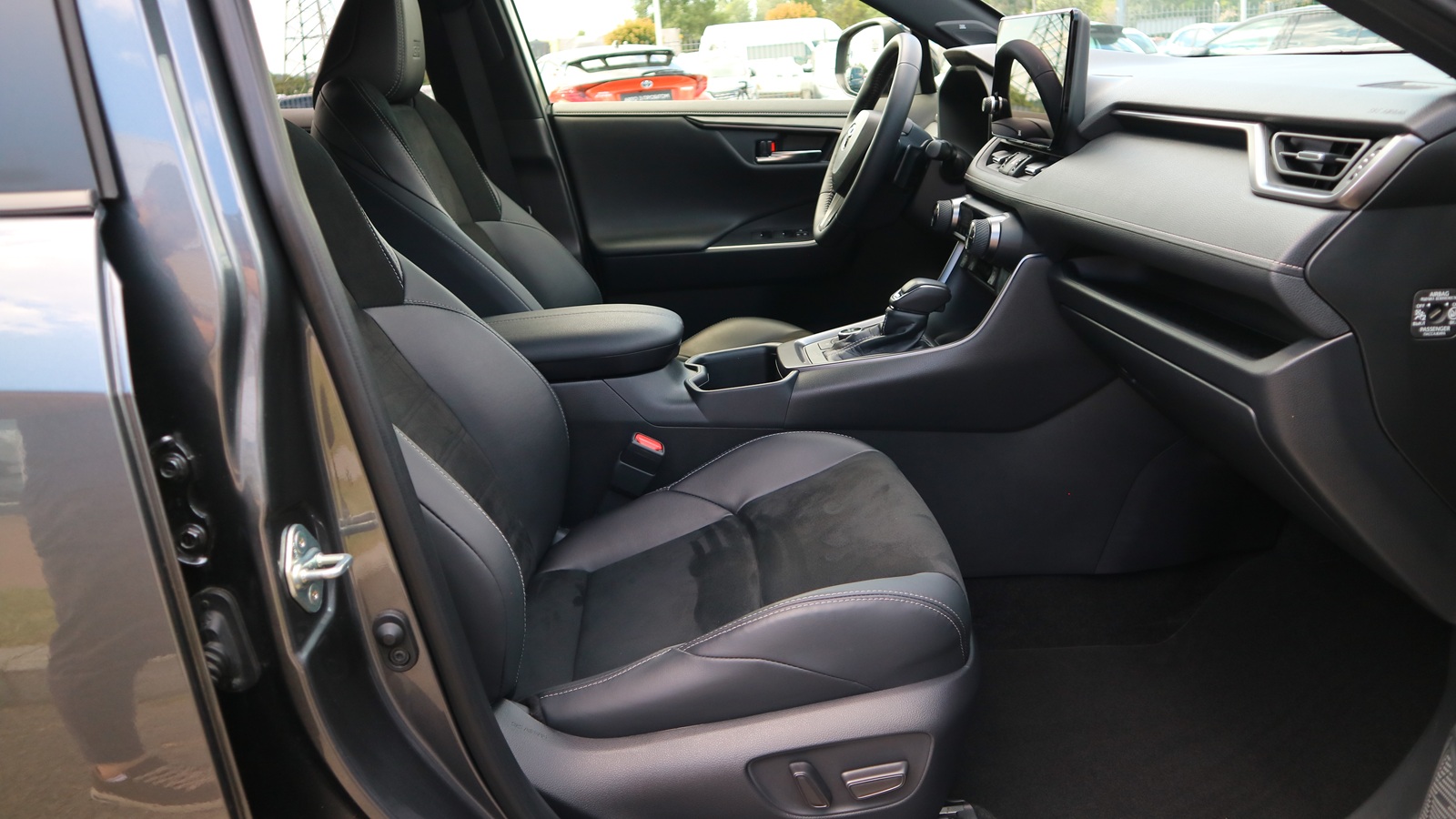 Toyota RAV4 2024 року з пробігом 4889 км, Універсал, Тойота Центр Київ "Автосаміт Укравто Столичне", м.Київ - 2197000 ГРН | Фото № 6