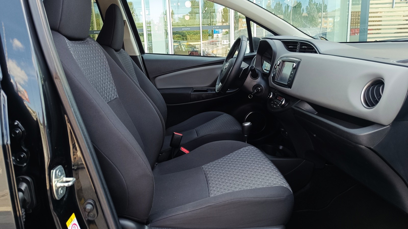 Toyota YARIS 2014 року з пробігом 88420 км, Хетчбек, Тойота Центр Київ "ВіДі Автострада", м.Київ - 515000 ГРН | Фото № 6