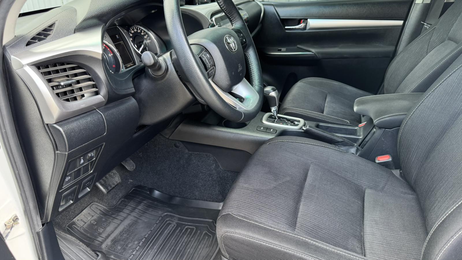Toyota HILUX 2023 року з пробігом 128448 км, Пікап, Тойота Центр Київ "Автосаміт Укравто", м.Київ - 2289450 ГРН | Фото № 12