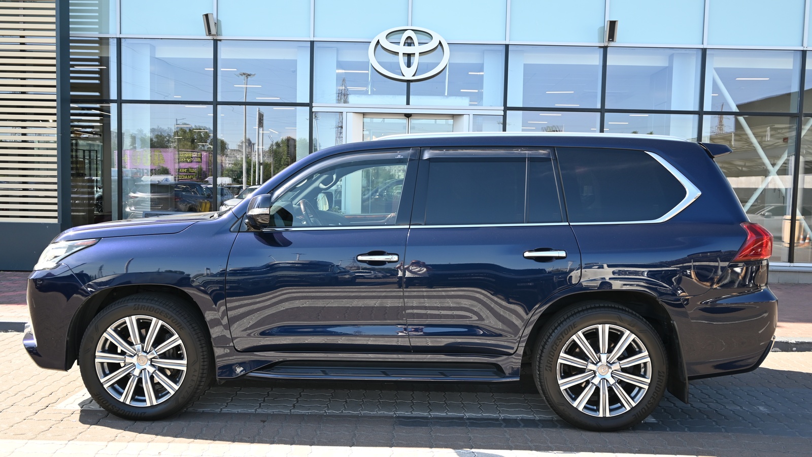 Lexus LX 2017 року з пробігом 147628 км, Універсал, Тойота Центр Київ "Сіті Плаза", м.Київ - 2173248 ГРН | Фото № 3