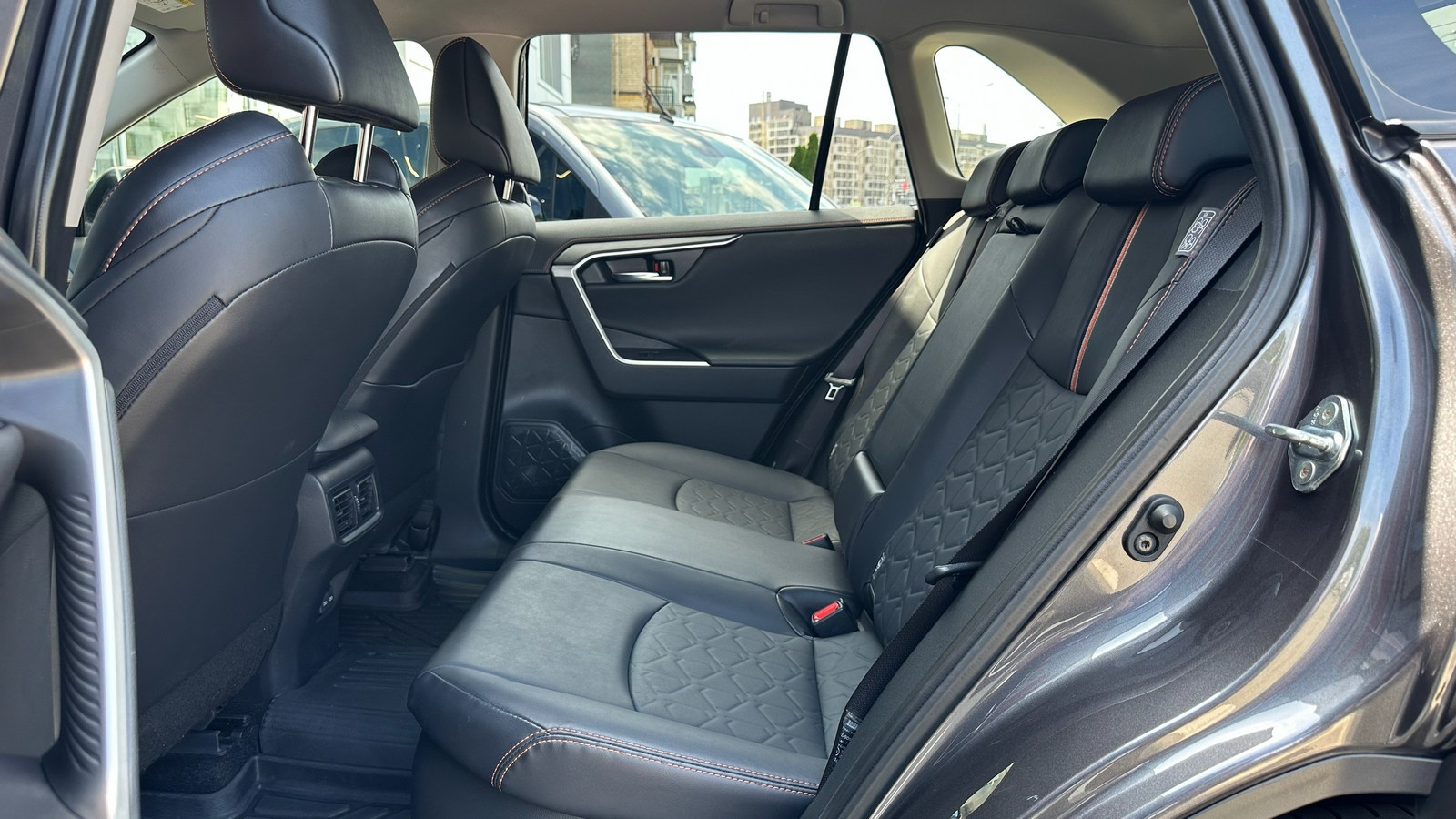 Toyota RAV4 2023 року, Універсал, Тойота Центр Харків "Артсіті", м.Харків | Фото № 11 Toyota RAV4 2023 року з пробігом 17183 км, Універсал, Тойота Центр Харків "Артсіті", м.Харків - 1975500 ГРН | Фото № 11