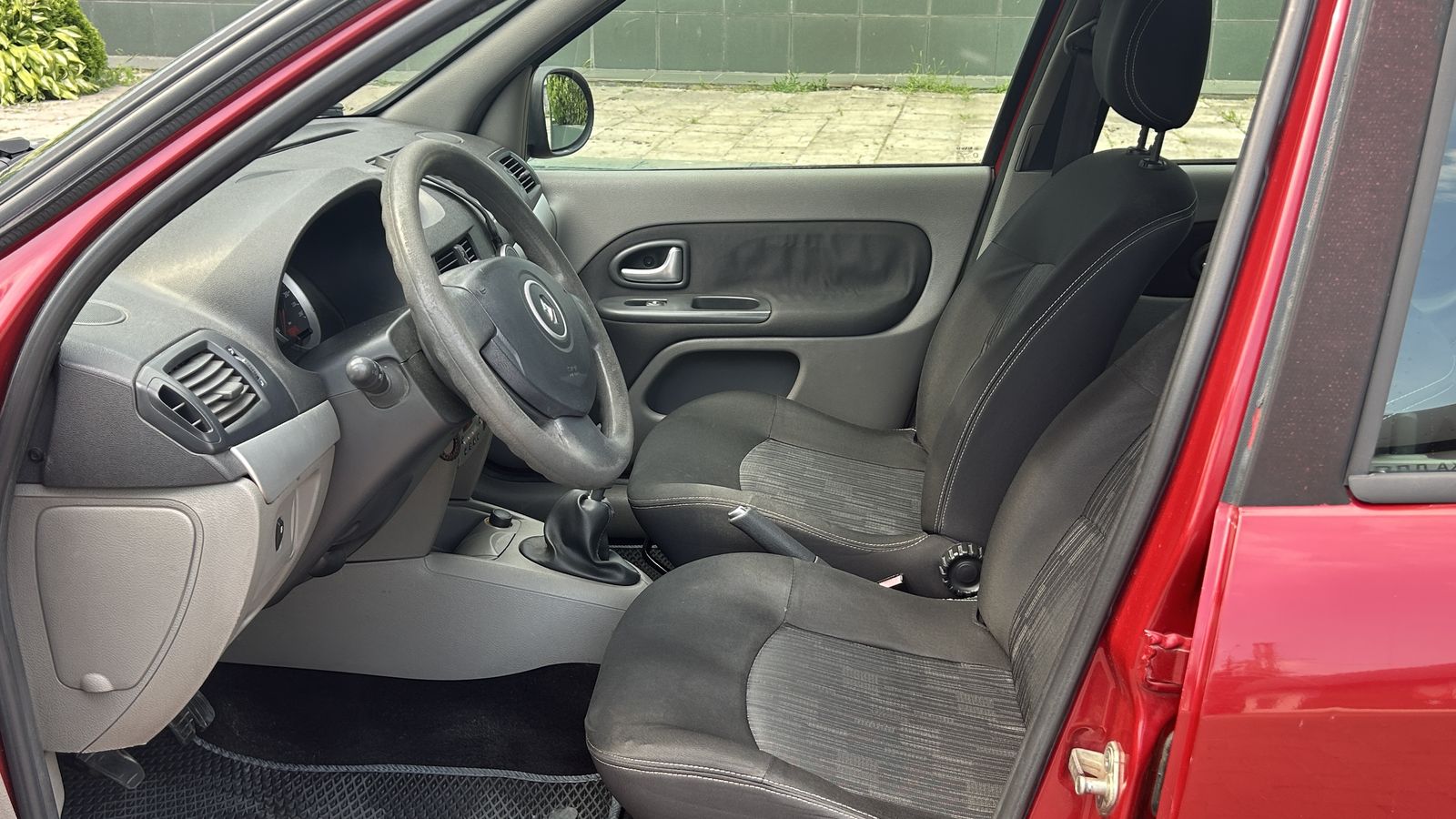 Інші авто RENAULT SYMBOL 2008 року з пробігом 265618 км, Седан, Тойота Центр Чернівці "Олімп-Моторс", м.Чернівці - 155000 ГРН | Фото № 12