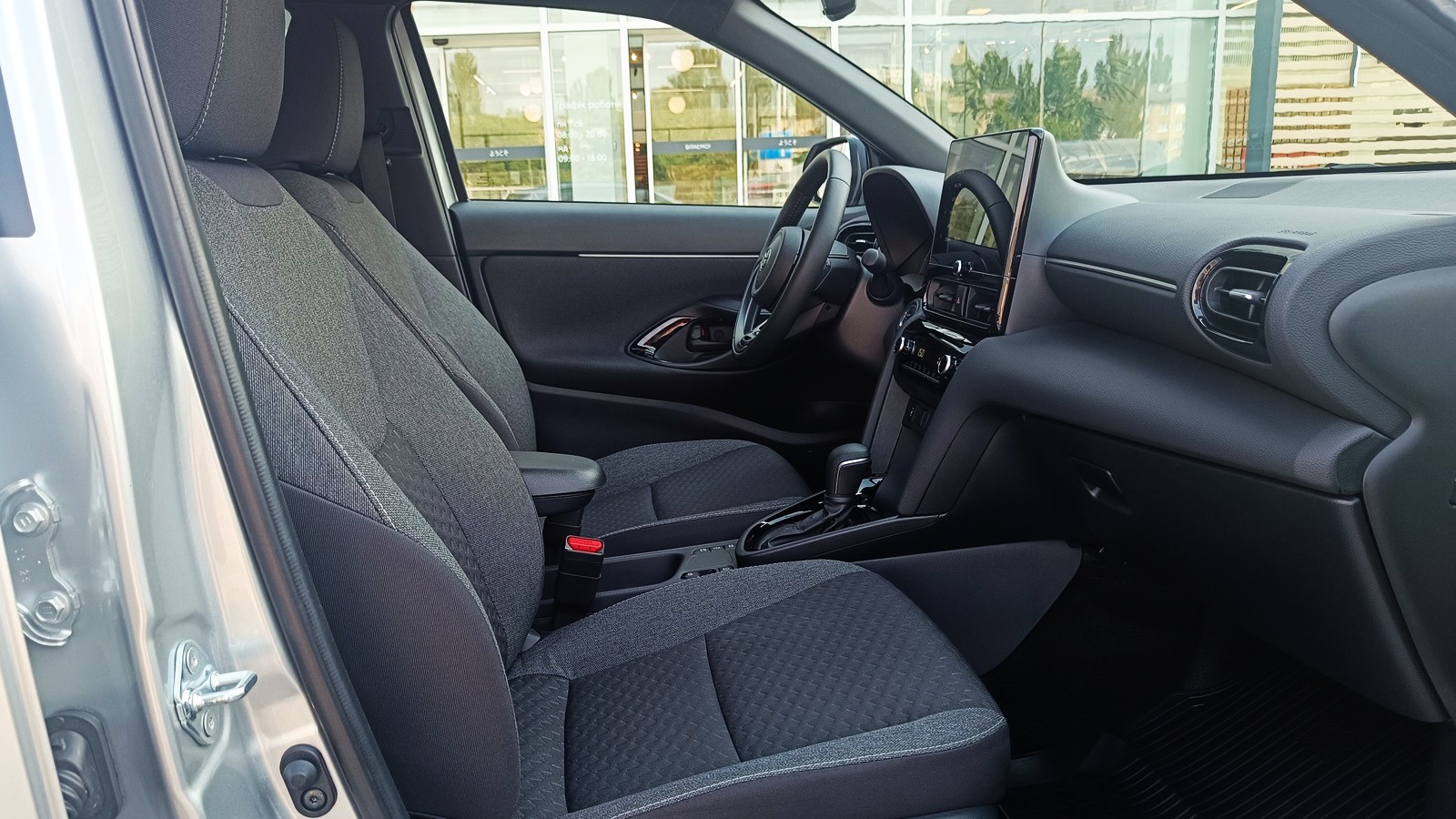 Toyota YARIS CROSS 2025 року, Хетчбек, Тойота Центр Київ "ВіДі Автострада", м.Київ | Фото № 6 Toyota YARIS CROSS 2025 року з пробігом 14914 км, Хетчбек, Тойота Центр Київ "ВіДі Автострада", м.Київ - 1287000 ГРН | Фото № 6