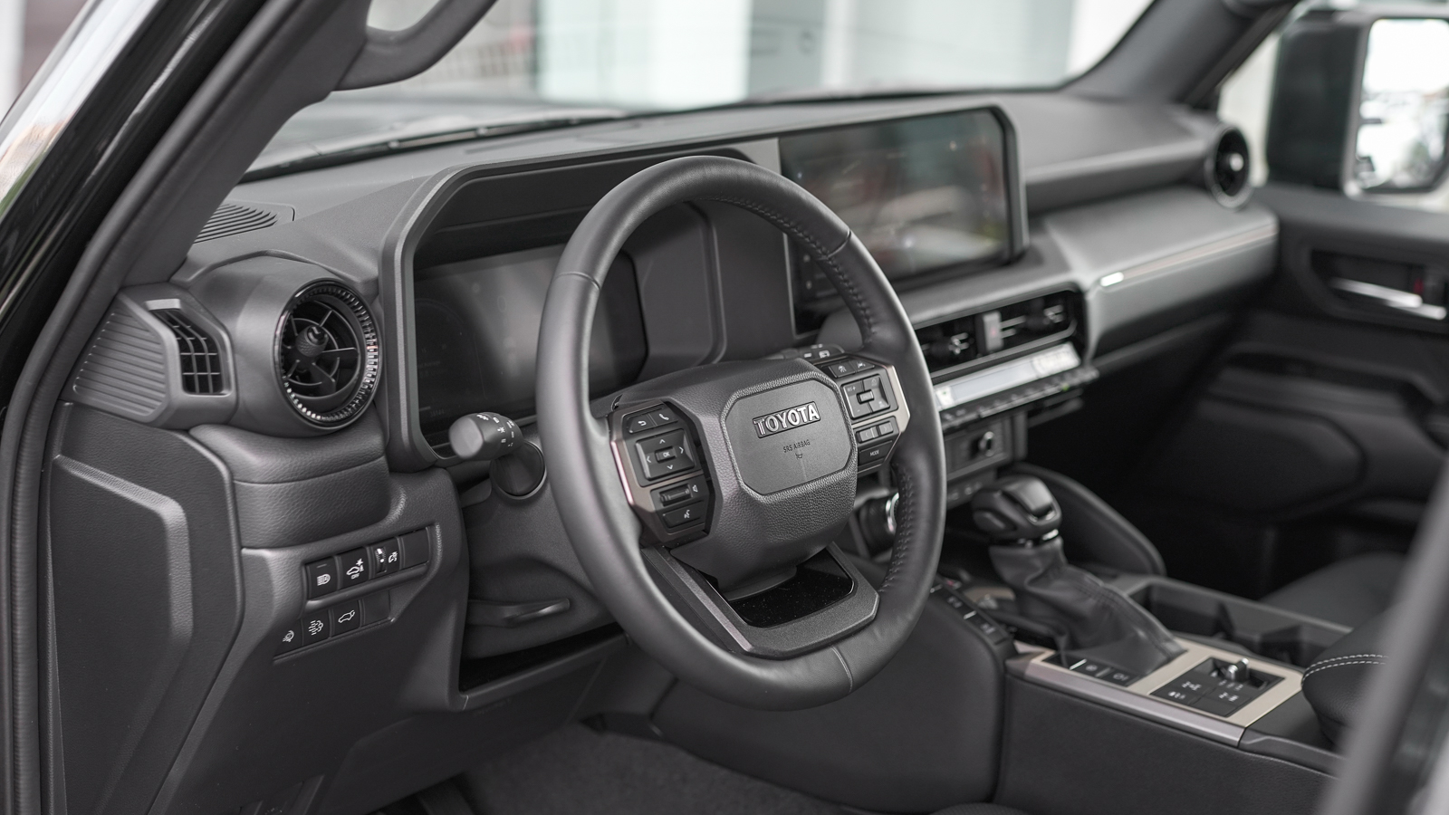 Toyota LAND CRUISER PRADO 2025 року, Універсал, Лексус Львів, м.Львів | Фото № 15 Toyota LAND CRUISER PRADO 2025 року з пробігом 35144 км, Універсал, Лексус Львів, м.Львів - 2818750 ГРН | Фото № 15