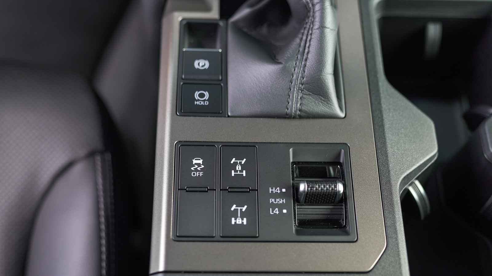 Toyota LAND CRUISER PRADO 2025 року, Універсал, Лексус Львів, м.Львів | Фото № 35 Toyota LAND CRUISER PRADO 2025 року з пробігом 35144 км, Універсал, Лексус Львів, м.Львів - 2818750 ГРН | Фото № 35