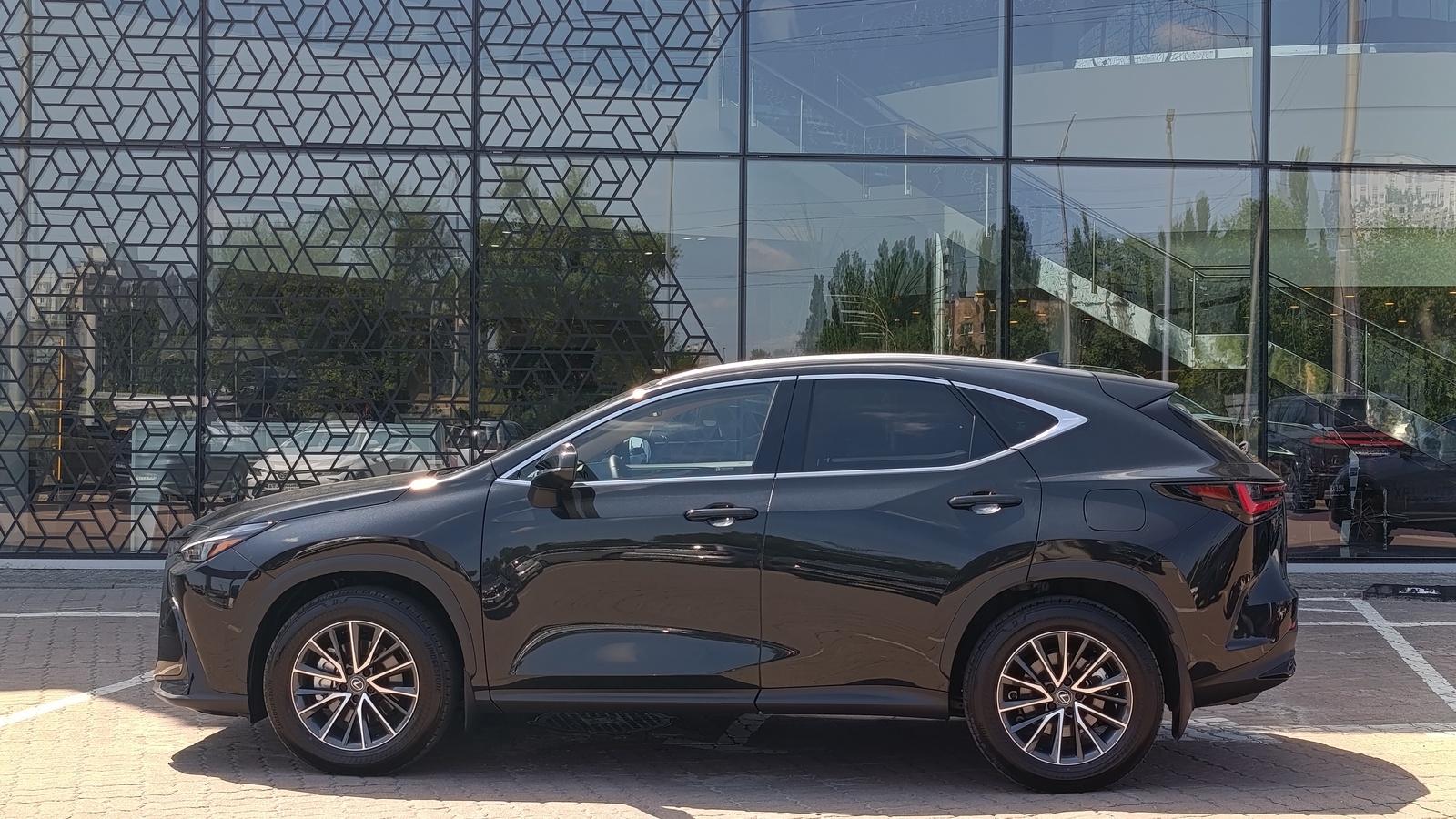 Lexus NX 2025 року, Універсал, Лексус Київ Захід, м.Київ | Фото № 3 Lexus NX 2025 року з пробігом 6141 км, Універсал, Лексус Київ Захід, м.Київ - 2850000 ГРН | Фото № 3