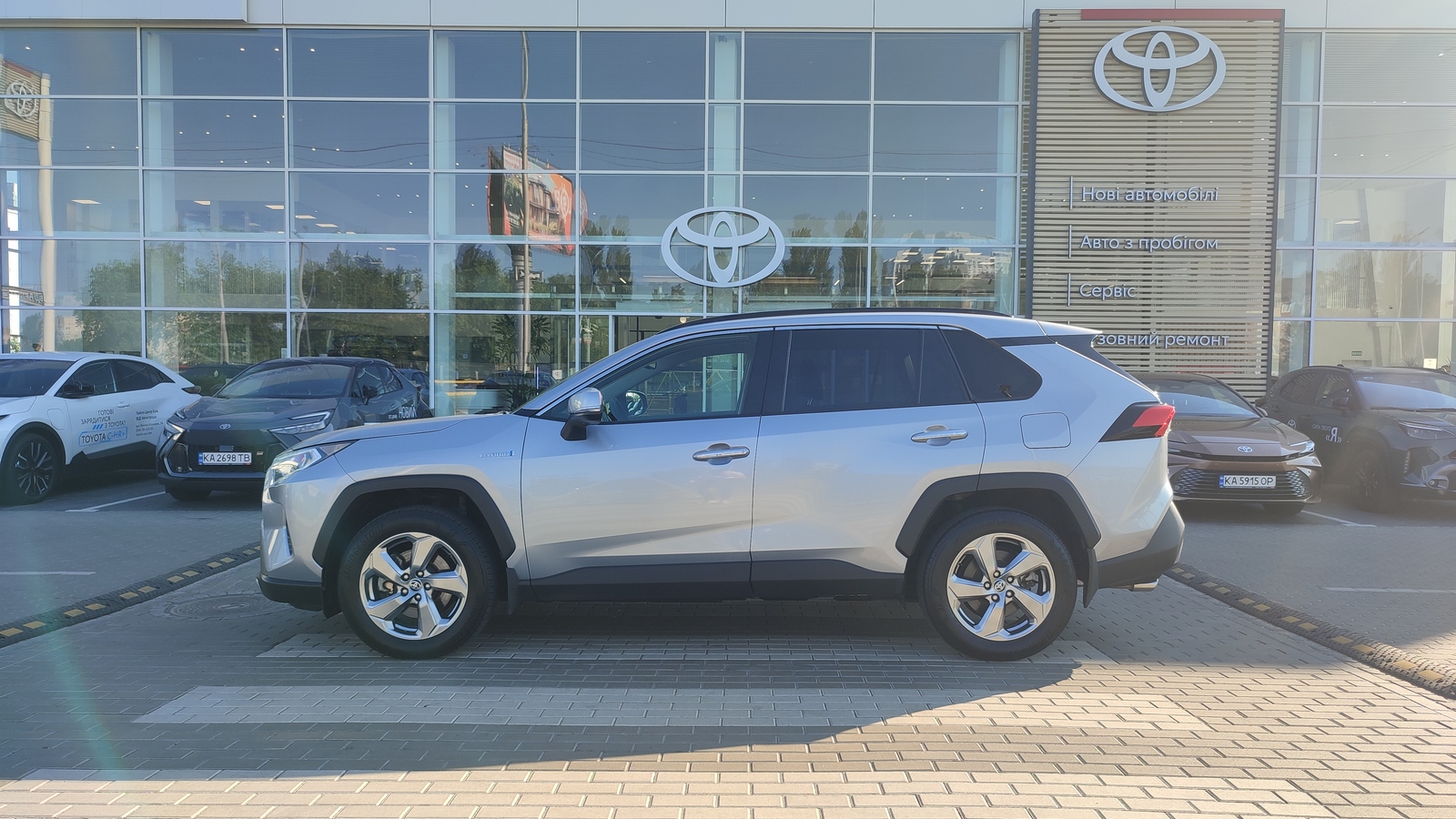 Toyota RAV4 2019 року з пробігом 93549 км, Універсал, Тойота Центр Київ "ВіДі Автострада", м.Київ - 1430000 ГРН | Фото № 3