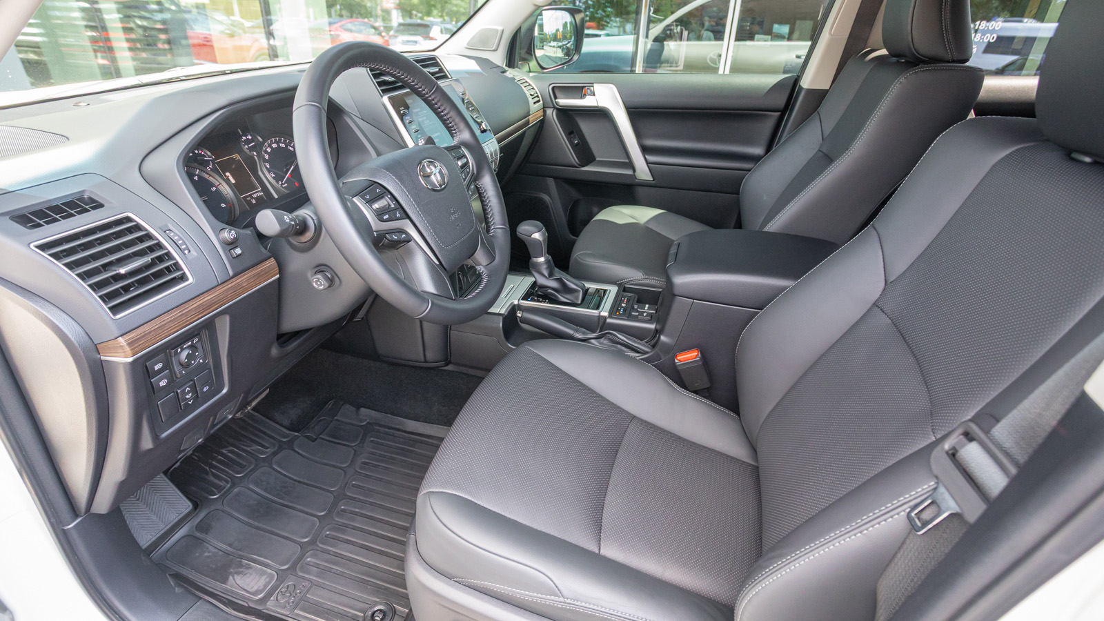 Toyota LAND CRUISER PRADO 2022 року, Універсал, Тойота Центр Дніпро "Алмаз Мотор" на Запорізькому шосе, м.Дніпро | Фото № 14 Toyota LAND CRUISER PRADO 2022 року з пробігом 10721 км, Універсал, Тойота Центр Дніпро "Алмаз Мотор" на Запорізькому шосе, м.Дніпро - 2475000 ГРН | Фото № 14