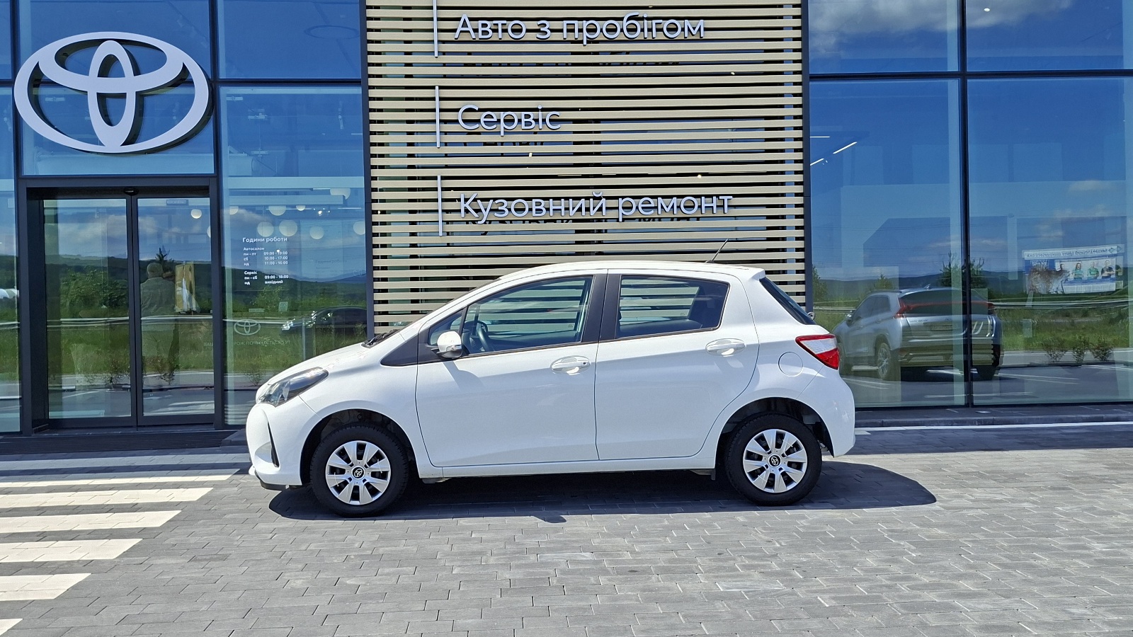 Toyota YARIS 2018 року, Хетчбек, Тойота Центр Ужгород "Карат Мотор", м.Ужгород | Фото № 3 Toyota YARIS 2018 року з пробігом 72250 км, Хетчбек, Тойота Центр Ужгород "Карат Мотор", м.Ужгород - 475000 ГРН | Фото № 3