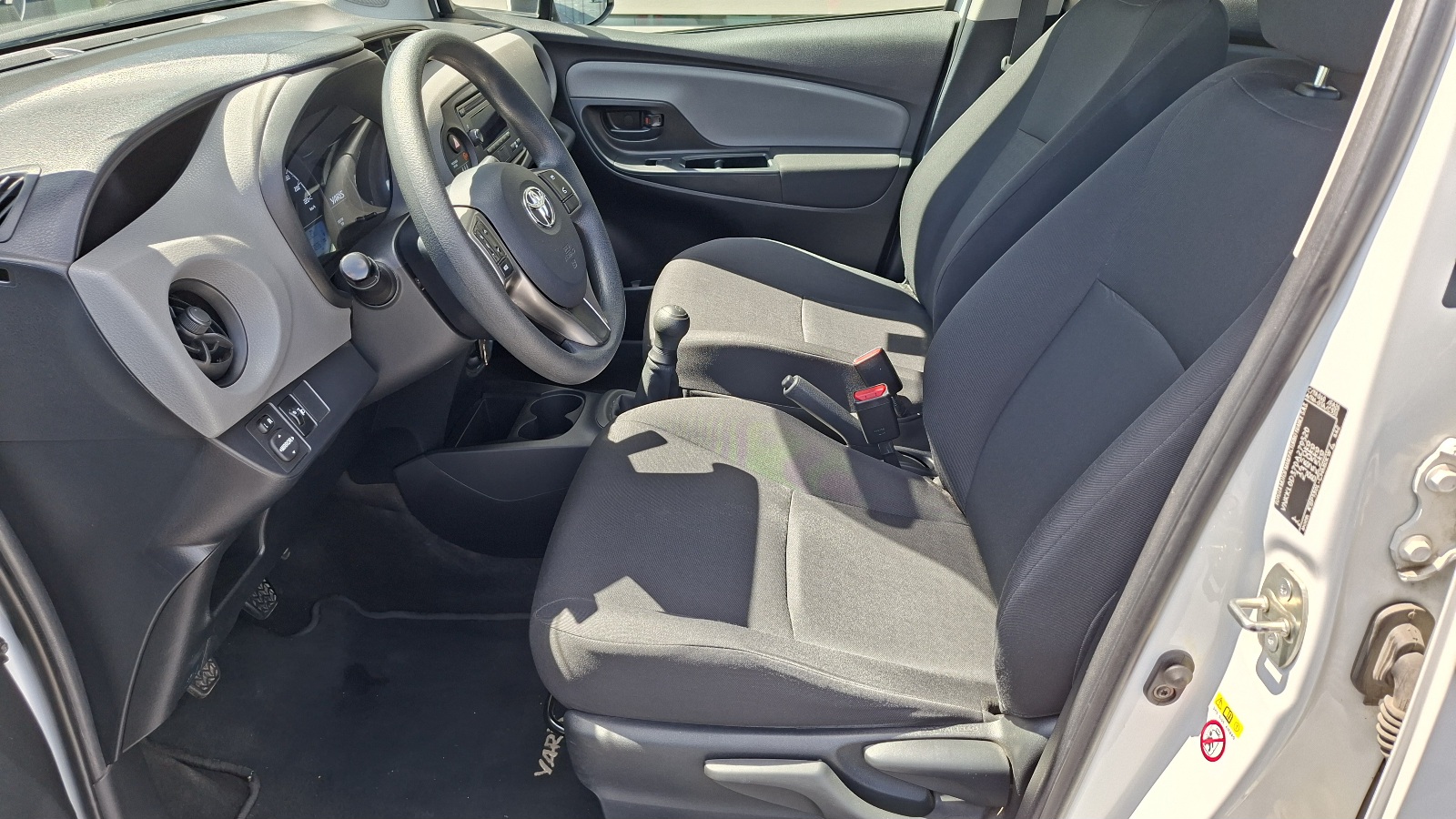 Toyota YARIS 2018 року, Хетчбек, Тойота Центр Ужгород "Карат Мотор", м.Ужгород | Фото № 12 Toyota YARIS 2018 року з пробігом 72250 км, Хетчбек, Тойота Центр Ужгород "Карат Мотор", м.Ужгород - 475000 ГРН | Фото № 12