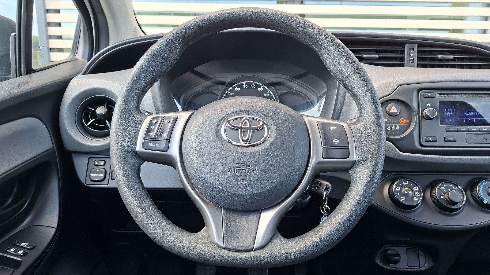 Toyota YARIS 2018 року, Хетчбек, Тойота Центр Ужгород "Карат Мотор", м.Ужгород | Фото № 13 Toyota YARIS 2018 року з пробігом 72250 км, Хетчбек, Тойота Центр Ужгород "Карат Мотор", м.Ужгород - 475000 ГРН | Фото № 13