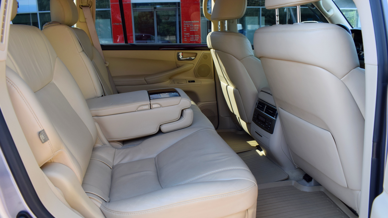 Lexus LX 2010 року, Універсал, Тойота Центр Житомир "Стар - Кар", м.Житомир | Фото № 7 Lexus LX 2010 року з пробігом 70983 км, Універсал, Тойота Центр Житомир "Стар - Кар", м.Житомир - 2453000 ГРН | Фото № 7