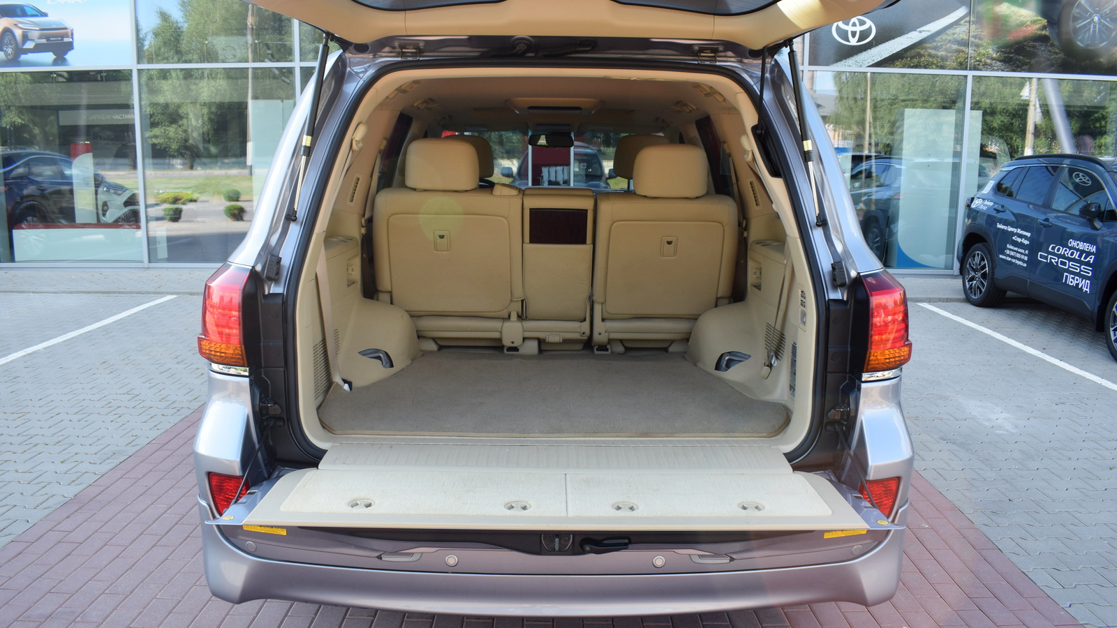 Lexus LX 2010 року, Універсал, Тойота Центр Житомир "Стар - Кар", м.Житомир | Фото № 10 Lexus LX 2010 року з пробігом 70983 км, Універсал, Тойота Центр Житомир "Стар - Кар", м.Житомир - 2453000 ГРН | Фото № 10