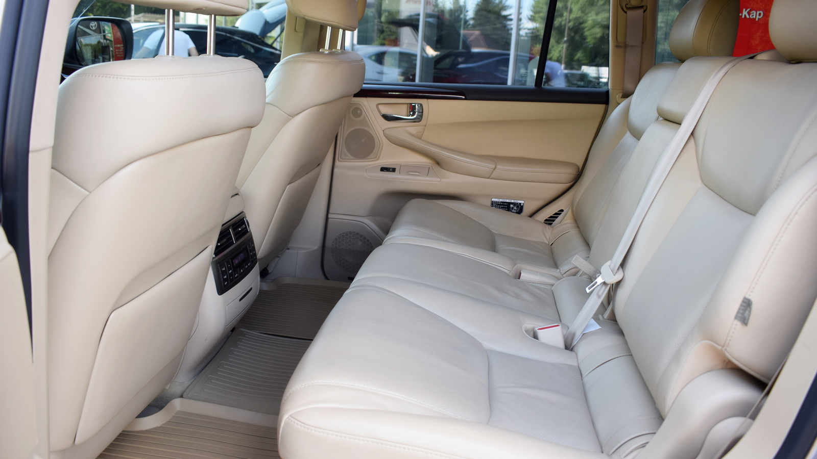 Lexus LX 2010 року, Універсал, Тойота Центр Житомир "Стар - Кар", м.Житомир | Фото № 11 Lexus LX 2010 року з пробігом 70983 км, Універсал, Тойота Центр Житомир "Стар - Кар", м.Житомир - 2453000 ГРН | Фото № 11