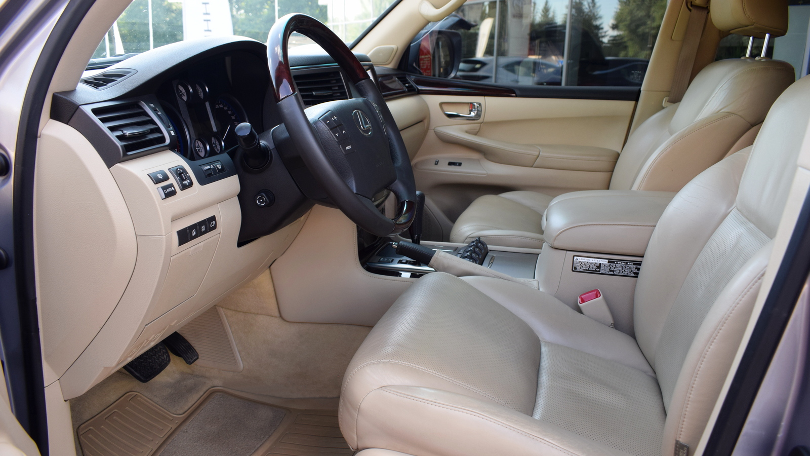 Lexus LX 2010 року, Універсал, Тойота Центр Житомир "Стар - Кар", м.Житомир | Фото № 12 Lexus LX 2010 року з пробігом 70983 км, Універсал, Тойота Центр Житомир "Стар - Кар", м.Житомир - 2453000 ГРН | Фото № 12