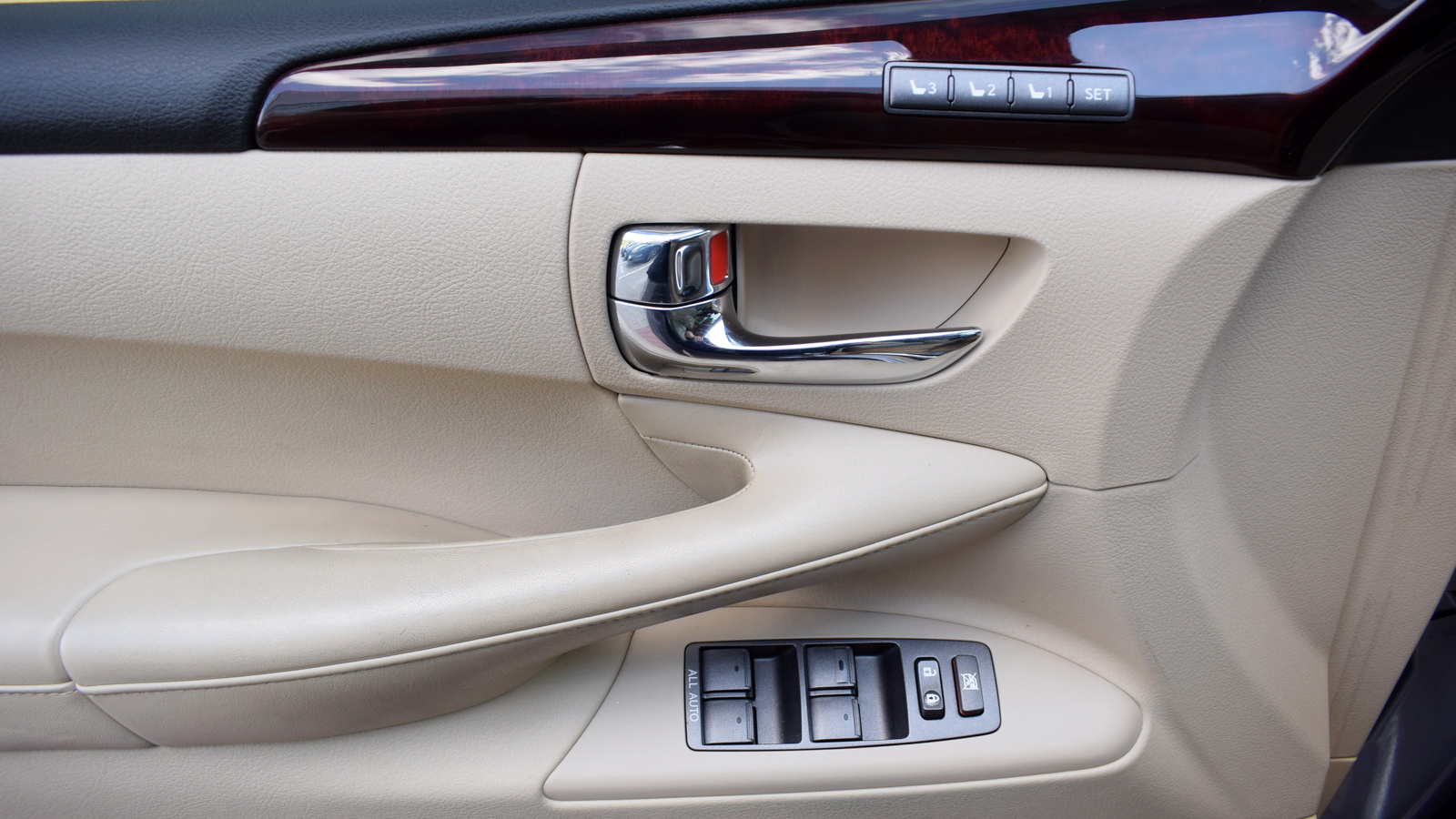 Lexus LX 2010 року, Універсал, Тойота Центр Житомир "Стар - Кар", м.Житомир | Фото № 21 Lexus LX 2010 року з пробігом 70983 км, Універсал, Тойота Центр Житомир "Стар - Кар", м.Житомир - 2453000 ГРН | Фото № 21