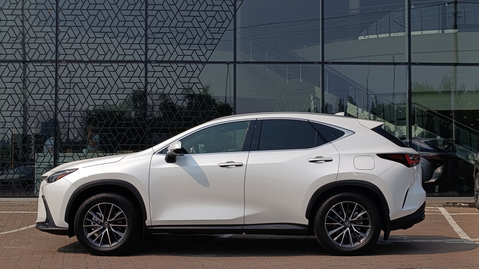 Lexus NX 2025 року, Універсал, Лексус Київ Захід, м.Київ | Фото № 3 Lexus NX 2025 року з пробігом 2811 км, Універсал, Лексус Київ Захід, м.Київ - 2250000 ГРН | Фото № 3