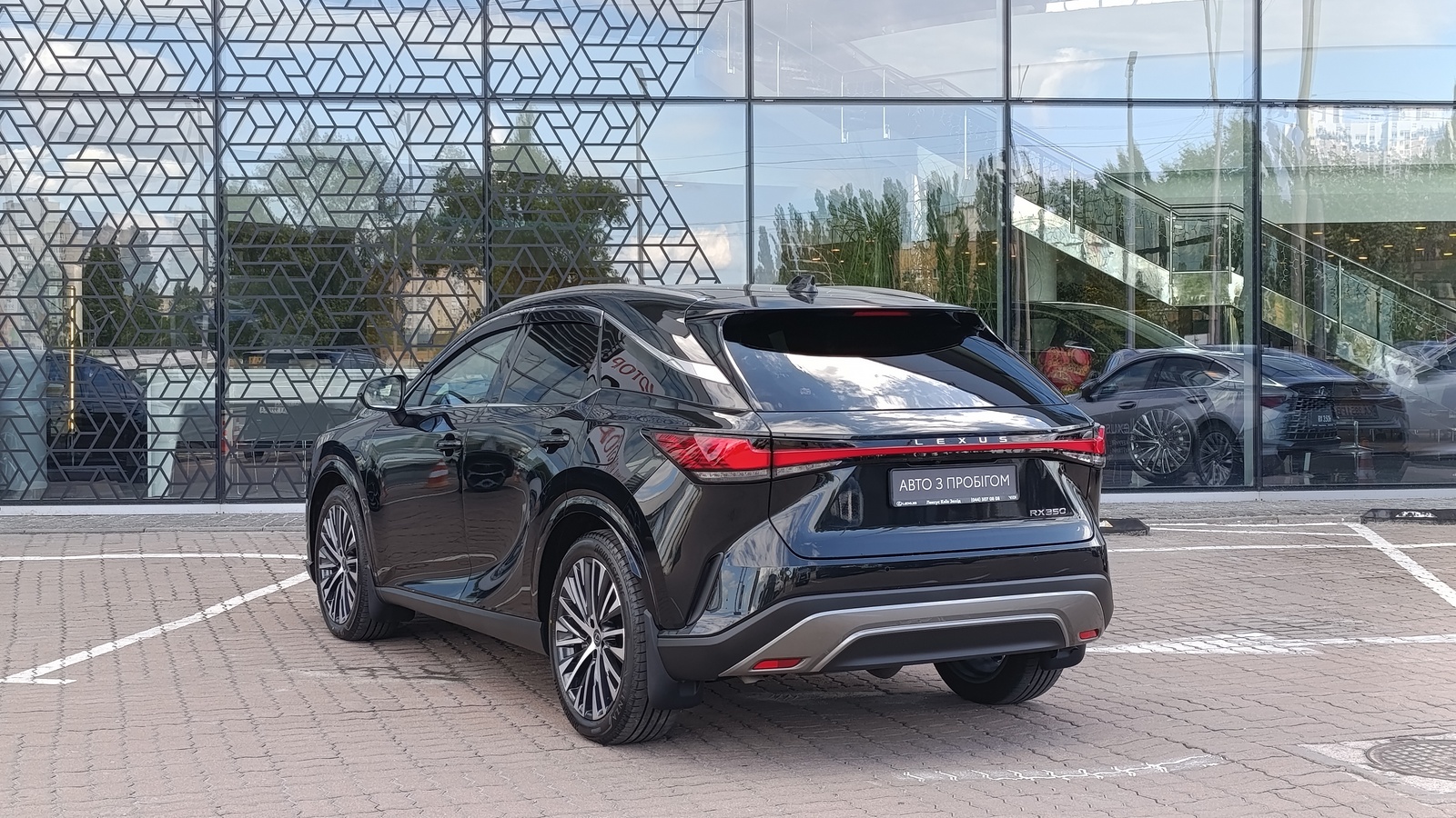 Lexus RX 2026 року з пробігом 988 км, Універсал, Лексус Київ Захід, м.Київ - 3550000 ГРН | Фото № 2