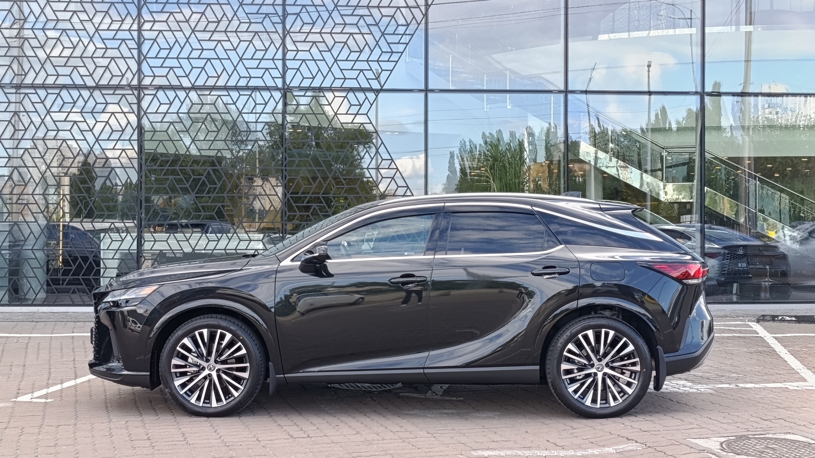 Lexus RX 2026 року з пробігом 988 км, Універсал, Лексус Київ Захід, м.Київ - 3550000 ГРН | Фото № 3