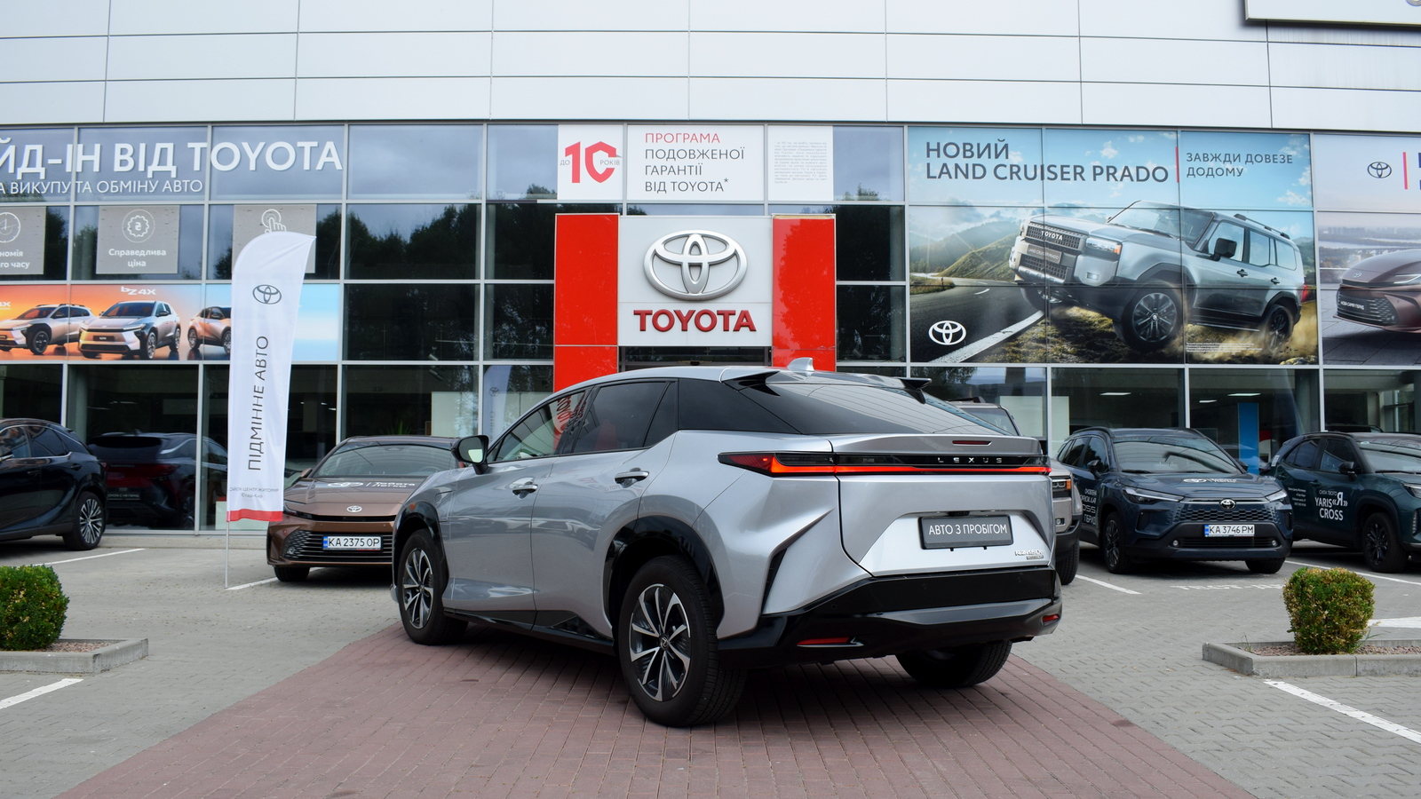 Lexus RZ 2023 року з пробігом 7701 км, Хетчбек, Тойота Центр Житомир "Стар - Кар", м.Житомир - 2096200 ГРН | Фото № 2
