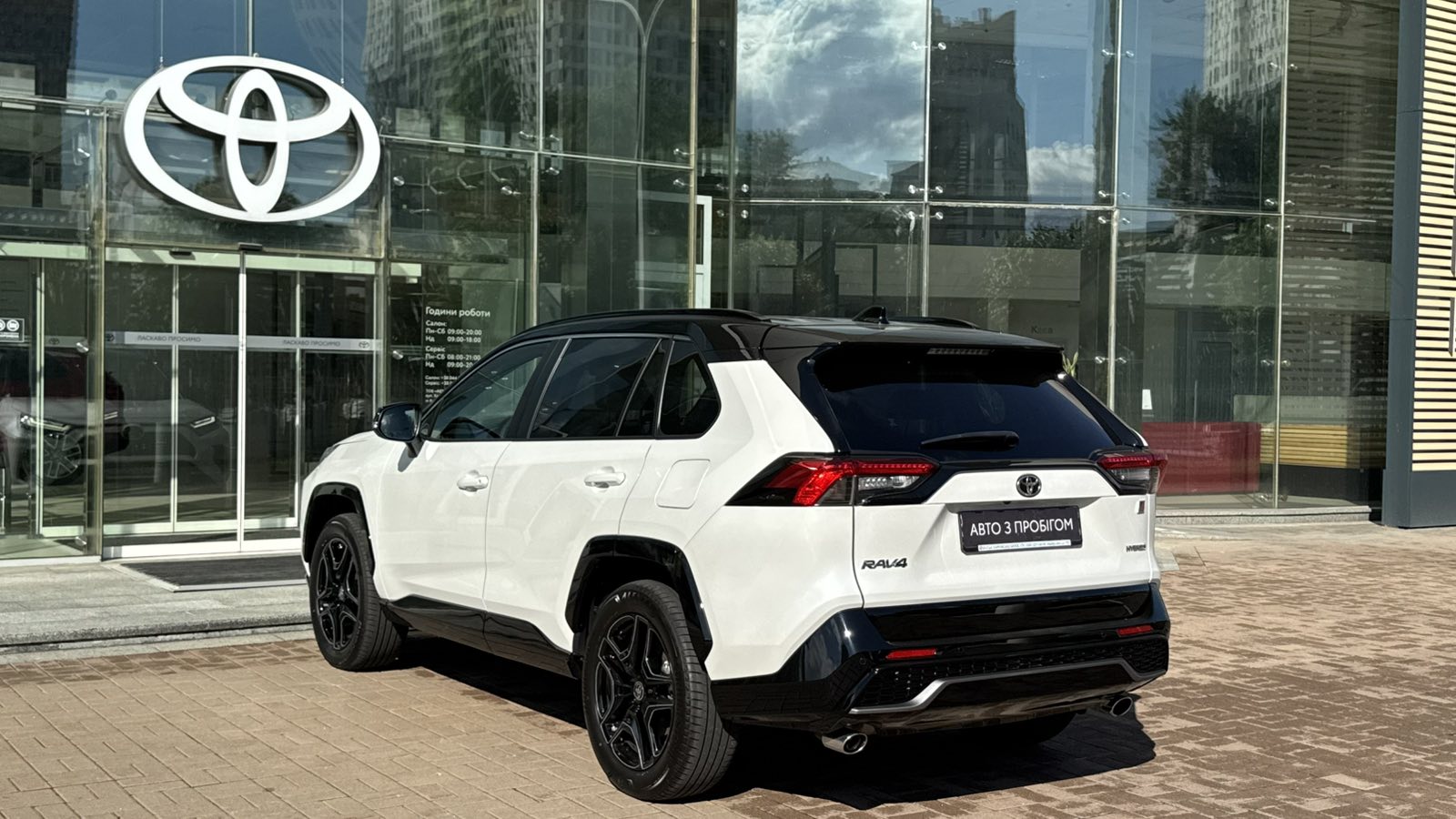 Toyota RAV4 2024 року з пробігом 8066 км, Універсал, Тойота Центр Київ "Автосаміт Укравто", м.Київ - 2385000 ГРН | Фото № 2