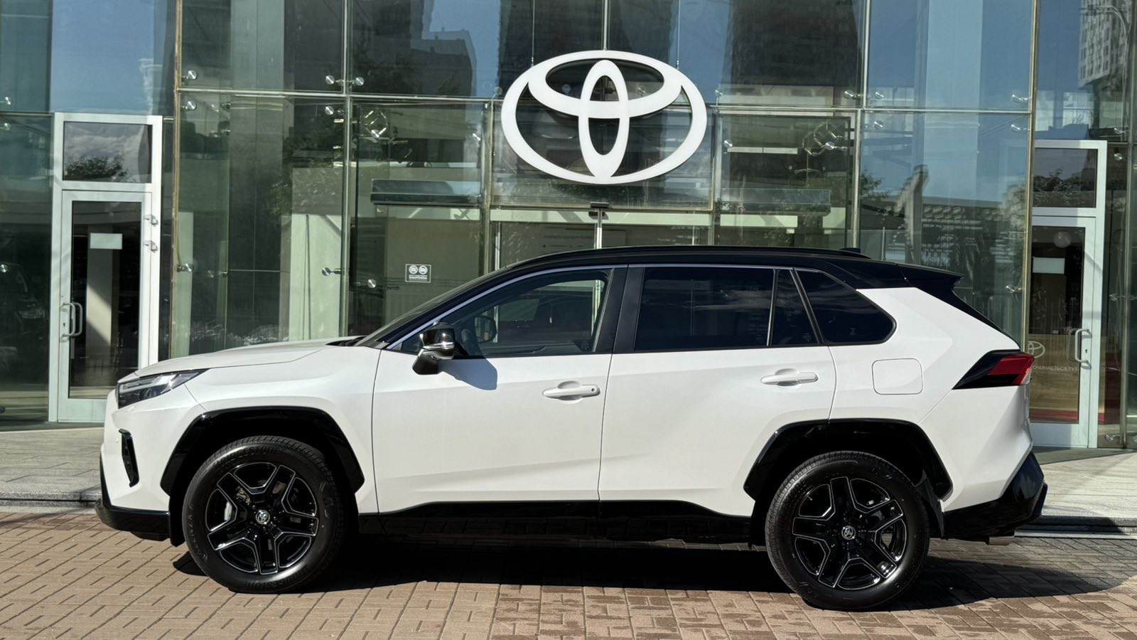 Toyota RAV4 2024 року з пробігом 8066 км, Універсал, Тойота Центр Київ "Автосаміт Укравто", м.Київ - 2385000 ГРН | Фото № 3
