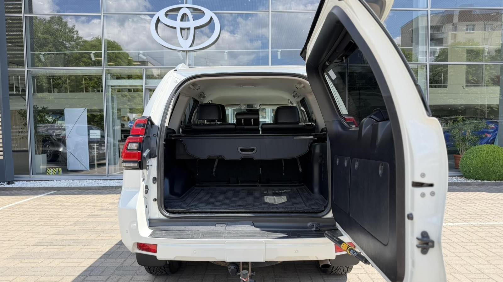 Toyota LAND CRUISER PRADO 2020 року, Універсал, Тойота Центр Луцьк "Автоконцепт", м.Луцьк | Фото № 10 Toyota LAND CRUISER PRADO 2020 року з пробігом 140381 км, Універсал, Тойота Центр Луцьк "Автоконцепт", м.Луцьк - 1930000 ГРН | Фото № 10