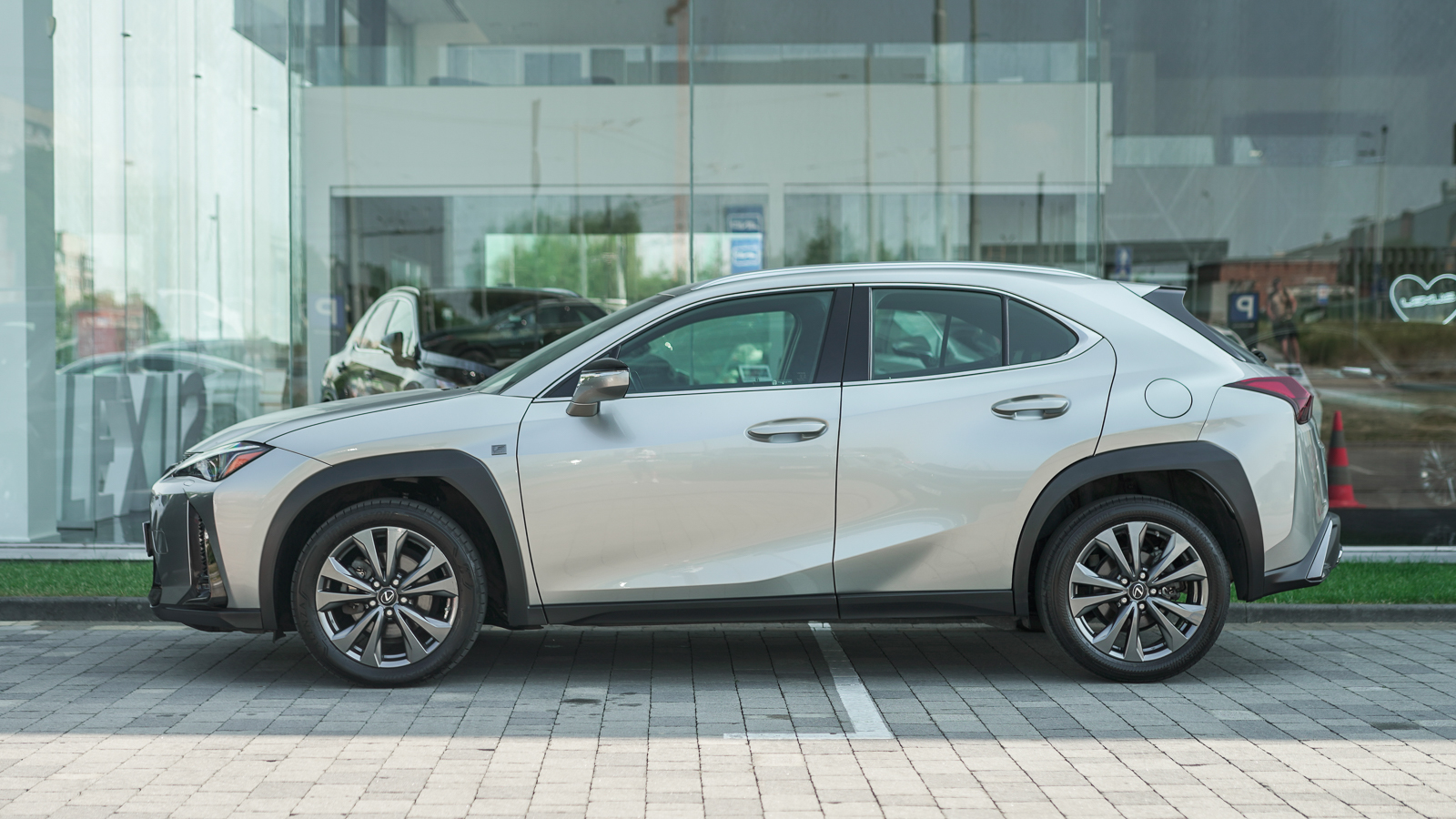 Lexus UX 2022 року, Хетчбек, Лексус Львів, м.Львів | Фото № 3 Lexus UX 2022 року з пробігом 111639 км, Хетчбек, Лексус Львів, м.Львів - 1341000 ГРН | Фото № 3