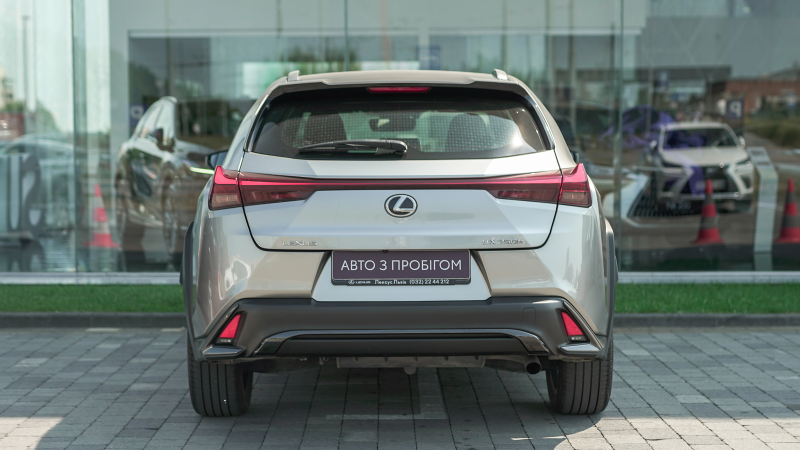 Lexus UX 2022 року, Хетчбек, Лексус Львів, м.Львів | Фото № 4 Lexus UX 2022 року з пробігом 111639 км, Хетчбек, Лексус Львів, м.Львів - 1341000 ГРН | Фото № 4