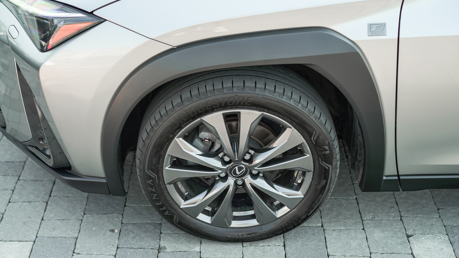 Lexus UX 2022 року, Хетчбек, Лексус Львів, м.Львів | Фото № 12 Lexus UX 2022 року з пробігом 111639 км, Хетчбек, Лексус Львів, м.Львів - 1341000 ГРН | Фото № 12