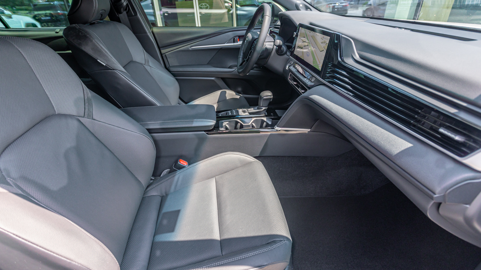 Toyota CAMRY 2025 року, Седан, Тойота Центр Дніпро "Алмаз Мотор" на Запорізькому шосе, м.Дніпро | Фото № 6 Toyota CAMRY 2025 року з пробігом 1691 км, Седан, Тойота Центр Дніпро "Алмаз Мотор" на Запорізькому шосе, м.Дніпро - 2150000 ГРН | Фото № 6