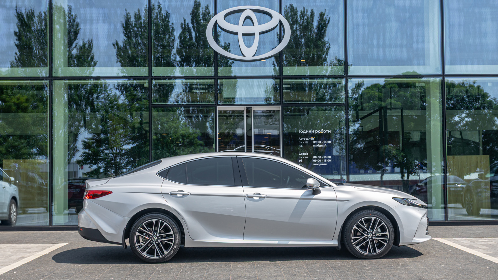 Toyota CAMRY 2025 року, Седан, Тойота Центр Дніпро "Алмаз Мотор" на Запорізькому шосе, м.Дніпро | Фото № 17 Toyota CAMRY 2025 року з пробігом 1691 км, Седан, Тойота Центр Дніпро "Алмаз Мотор" на Запорізькому шосе, м.Дніпро - 2150000 ГРН | Фото № 17