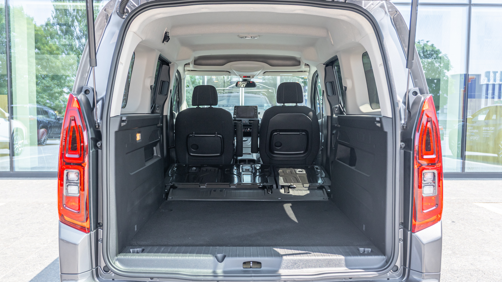 Toyota PROACE CITY VERSO 2023 року з пробігом 28073 км, Мінівен, Тойота Центр Дніпро "Алмаз Мотор" на Запорізькому шосе, м.Дніпро - 1120000 ГРН | Фото № 12
