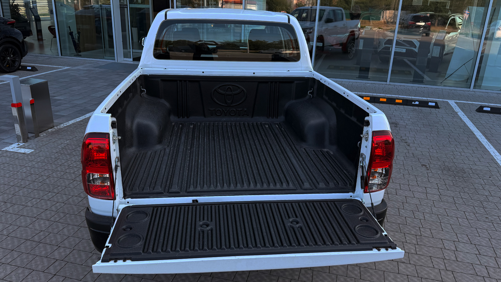 Toyota HILUX 2024 року, Пікап, Тойота Центр Рівне "Агат Авто", м.Рівне | Фото № 10 Toyota HILUX 2024 року з пробігом 32419 км, Пікап, Тойота Центр Рівне "Агат Авто", м.Рівне - 1840900 ГРН | Фото № 10