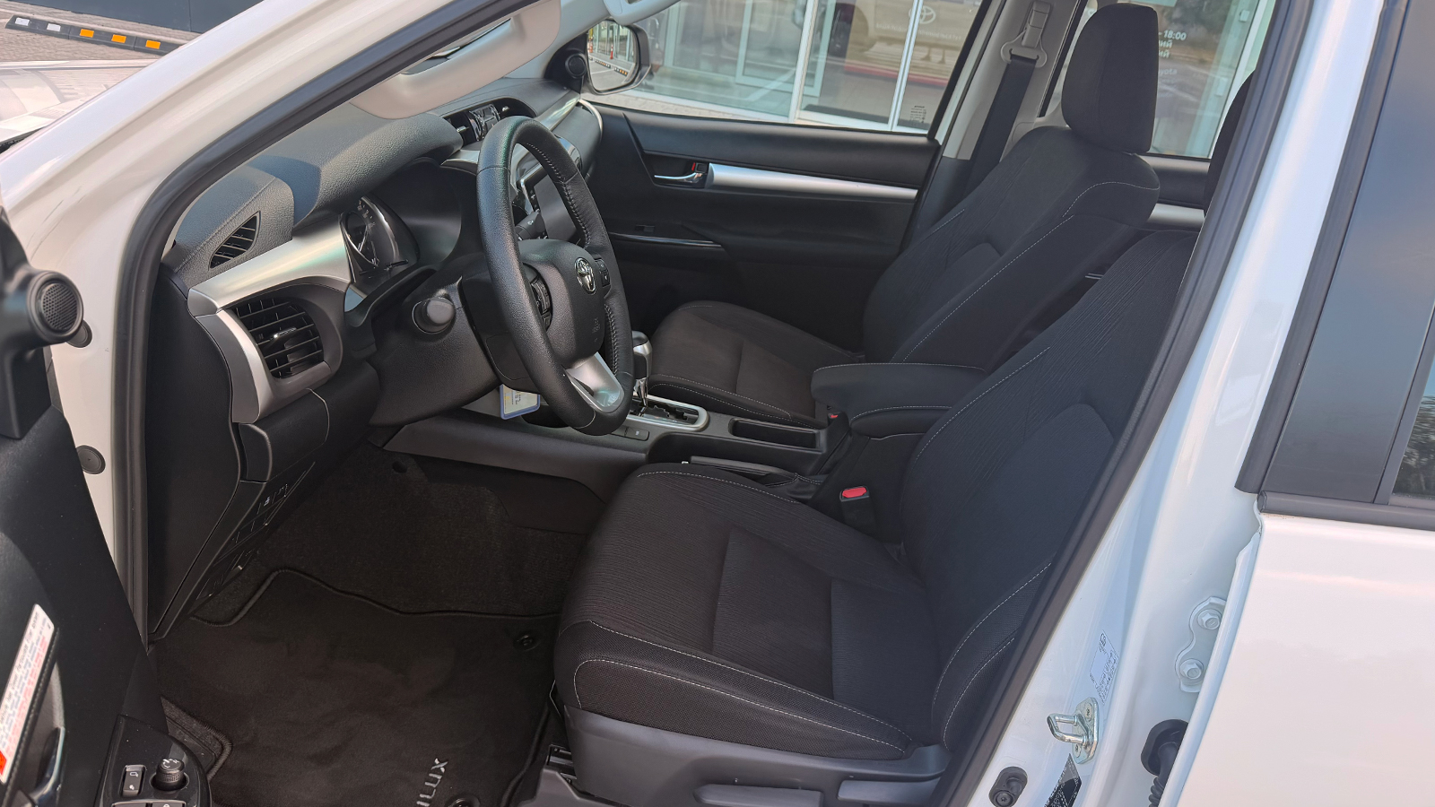 Toyota HILUX 2024 року, Пікап, Тойота Центр Рівне "Агат Авто", м.Рівне | Фото № 12 Toyota HILUX 2024 року з пробігом 32419 км, Пікап, Тойота Центр Рівне "Агат Авто", м.Рівне - 1840900 ГРН | Фото № 12