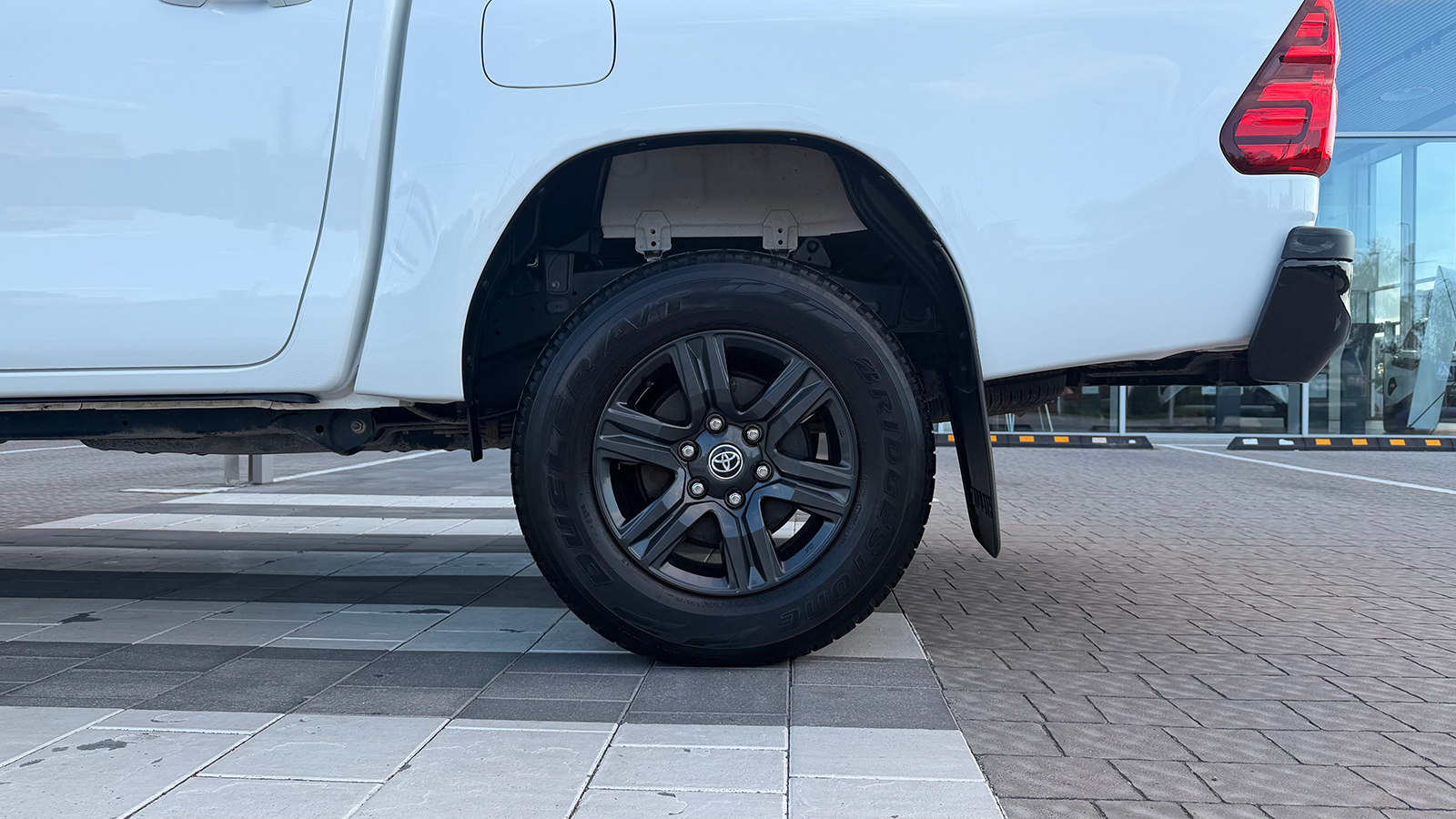 Toyota HILUX 2024 року, Пікап, Тойота Центр Рівне "Агат Авто", м.Рівне | Фото № 16 Toyota HILUX 2024 року з пробігом 32419 км, Пікап, Тойота Центр Рівне "Агат Авто", м.Рівне - 1840900 ГРН | Фото № 16