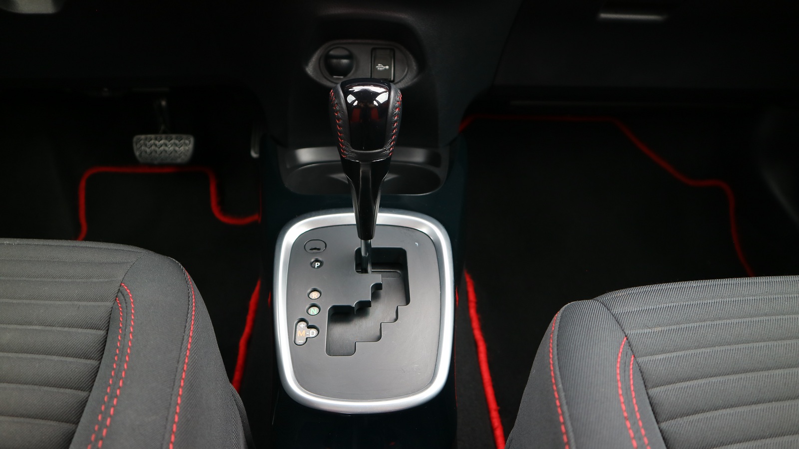 Toyota YARIS 2016 року, Хетчбек, Тойота Центр Київ "Автосаміт Укравто Столичне", м.Київ | Фото № 20 Toyota YARIS 2016 року з пробігом 176829 км, Хетчбек, Тойота Центр Київ "Автосаміт Укравто Столичне", м.Київ - 433000 ГРН | Фото № 20