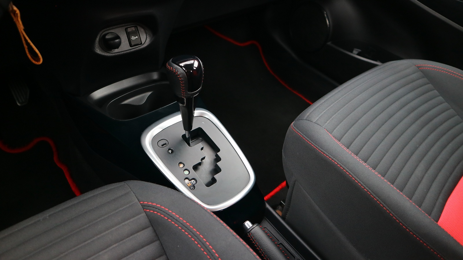 Toyota YARIS 2016 року, Хетчбек, Тойота Центр Київ "Автосаміт Укравто Столичне", м.Київ | Фото № 24 Toyota YARIS 2016 року з пробігом 176829 км, Хетчбек, Тойота Центр Київ "Автосаміт Укравто Столичне", м.Київ - 433000 ГРН | Фото № 24