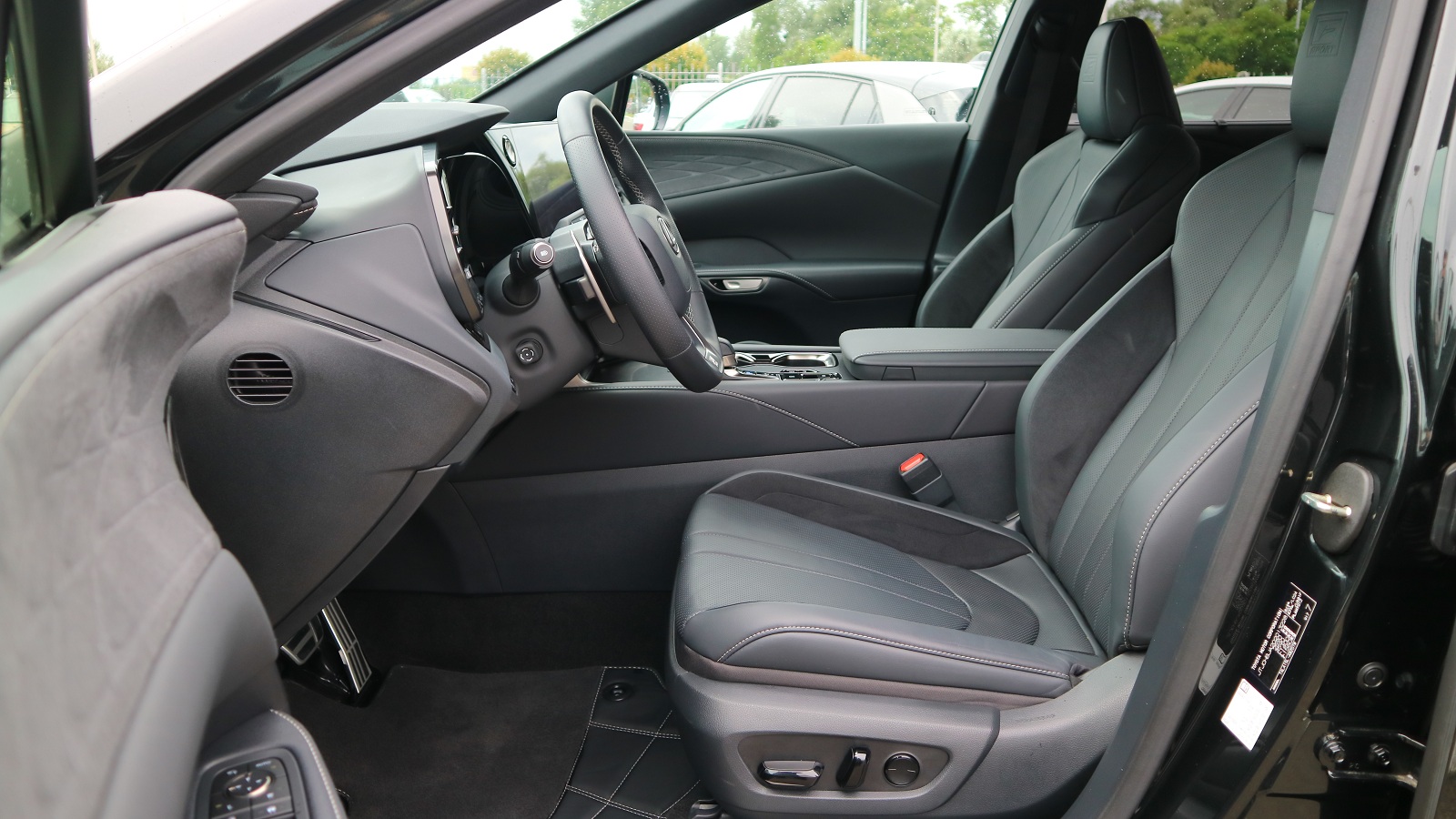 Lexus RX 2024 року з пробігом 25976 км, Універсал, Тойота Центр Київ "Автосаміт Укравто Столичне", м.Київ - 3393000 ГРН | Фото № 13