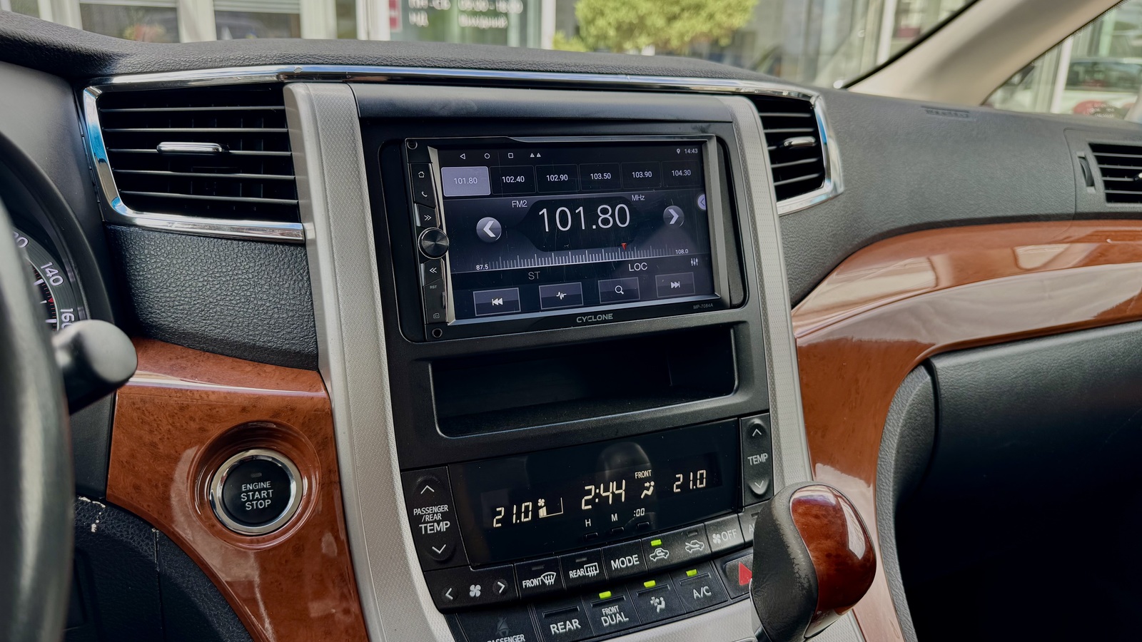 Toyota ALPHARD 2011 року, Універсал, Тойота Центр Чернігів "Соллі-Плюс", м.Чернігів | Фото № 14 Toyota ALPHARD 2011 року з пробігом 110115 км, Універсал, Тойота Центр Чернігів "Соллі-Плюс", м.Чернігів - 950000 ГРН | Фото № 14