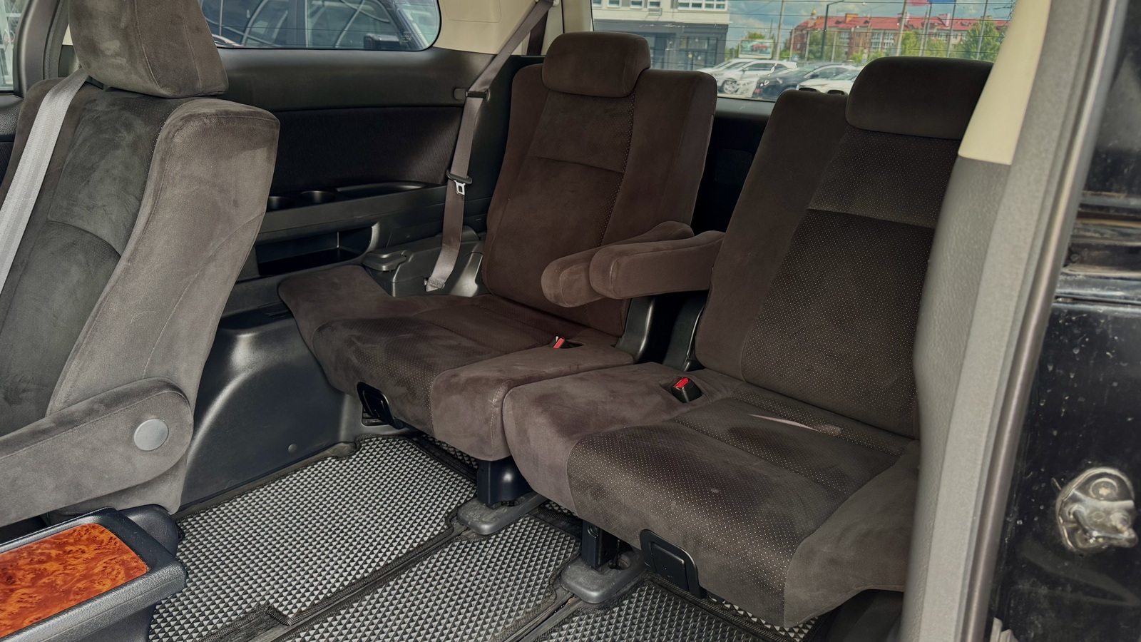 Toyota ALPHARD 2011 року, Універсал, Тойота Центр Чернігів "Соллі-Плюс", м.Чернігів | Фото № 20 Toyota ALPHARD 2011 року з пробігом 110115 км, Універсал, Тойота Центр Чернігів "Соллі-Плюс", м.Чернігів - 950000 ГРН | Фото № 20