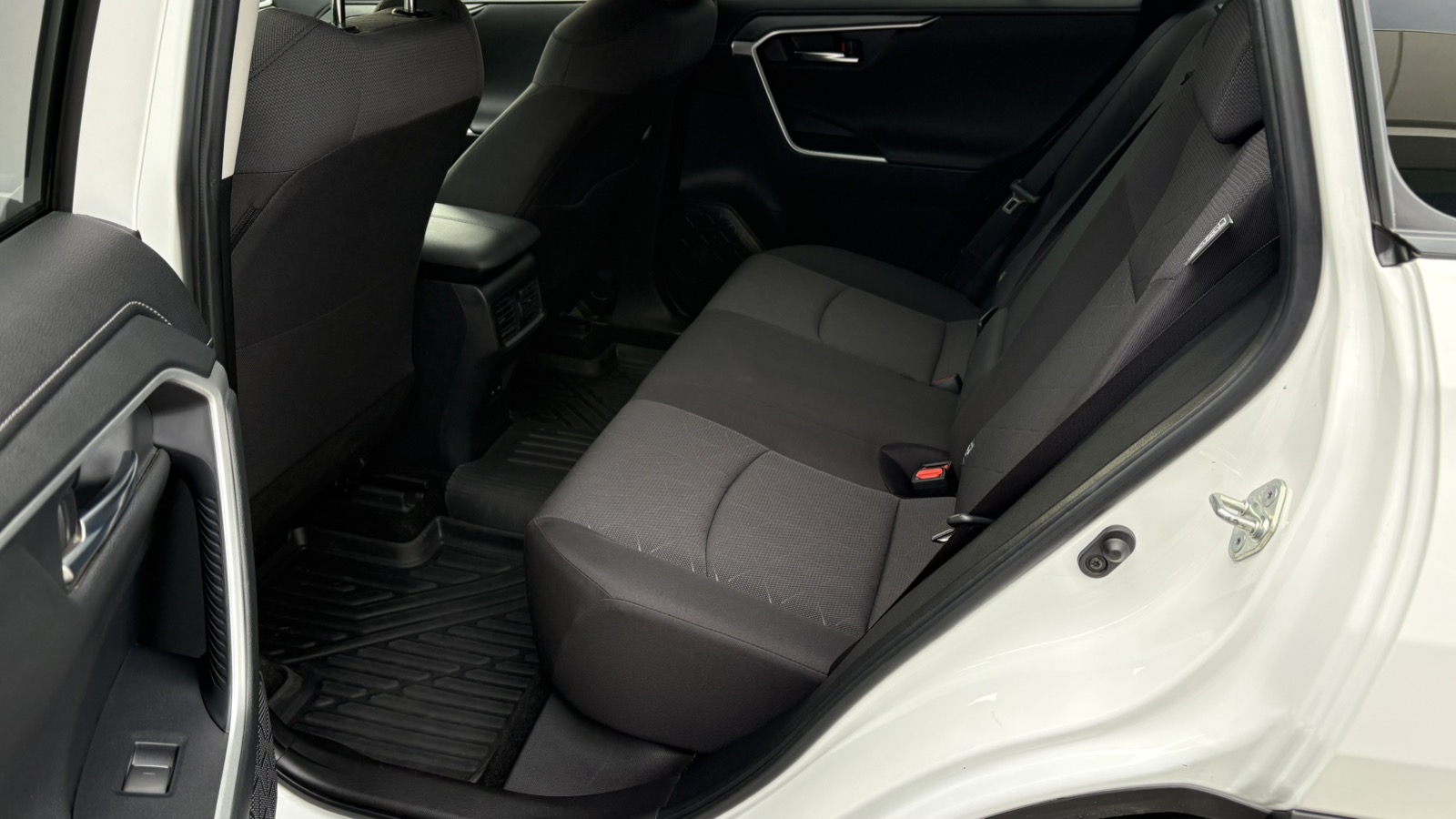 Toyota RAV4 2023 року, Універсал, Тойота Центр Київ "Автосаміт Укравто", м.Київ | Фото № 11 Toyota RAV4 2023 року з пробігом 160342 км, Універсал, Тойота Центр Київ "Автосаміт Укравто", м.Київ - 1400000 ГРН | Фото № 11