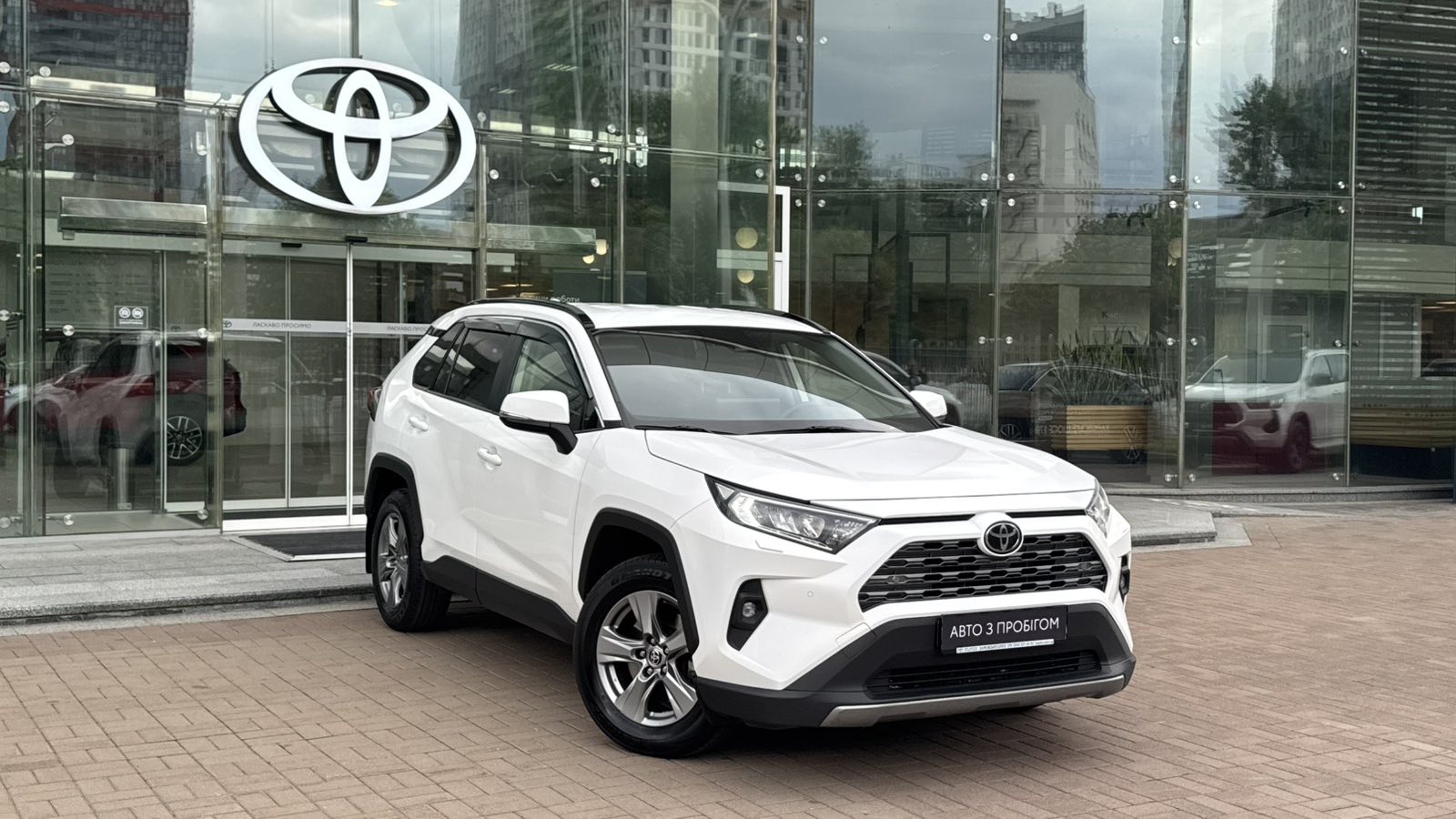Toyota RAV4 2023 року, Універсал, Тойота Центр Київ "Автосаміт Укравто", м.Київ | Фото № 18 Toyota RAV4 2023 року з пробігом 160342 км, Універсал, Тойота Центр Київ "Автосаміт Укравто", м.Київ - 1400000 ГРН | Фото № 18