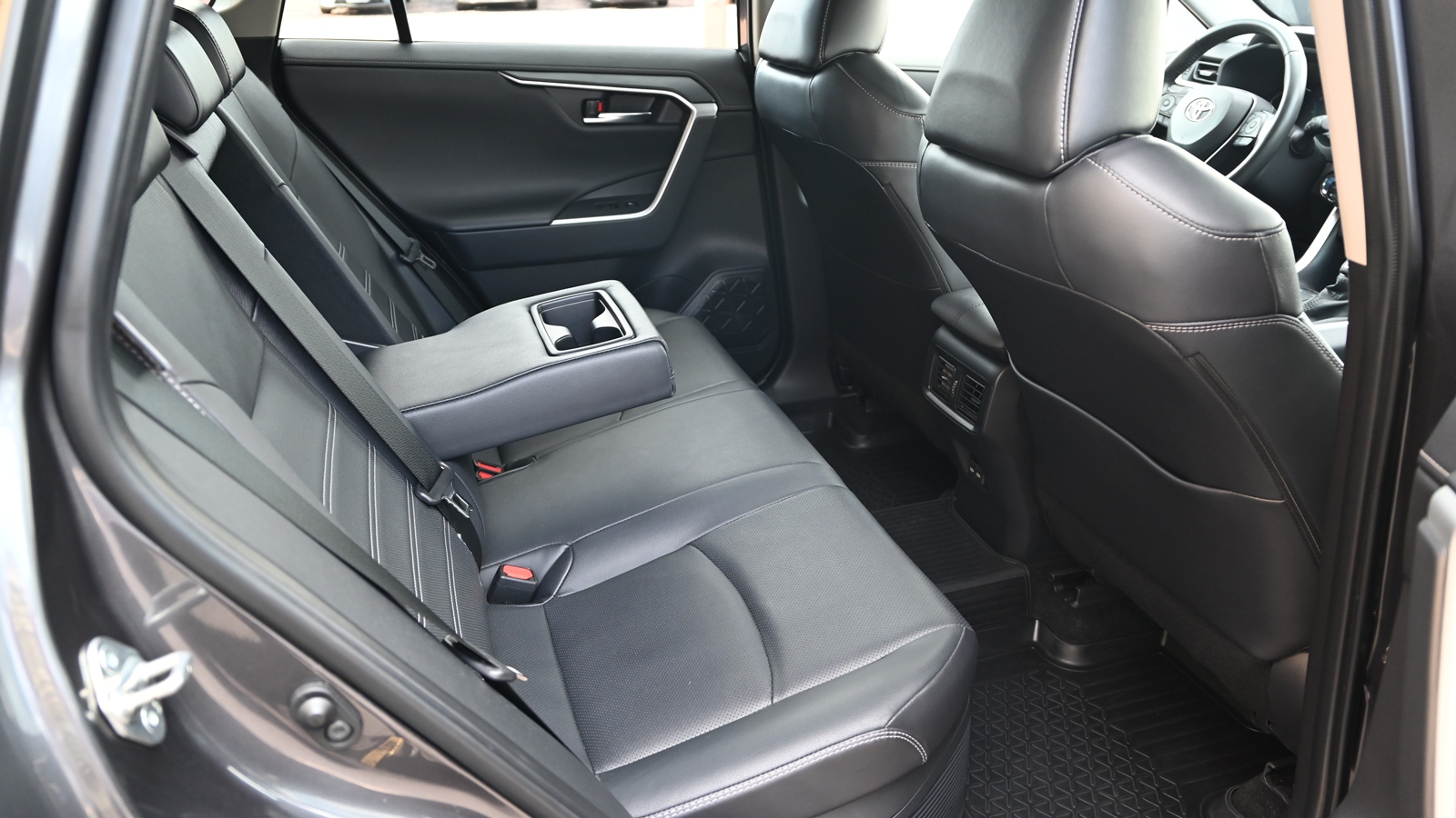 Toyota RAV4 2022 року, Універсал, Тойота Центр Київ "Сіті Плаза", м.Київ | Фото № 7 Toyota RAV4 2022 року з пробігом 56303 км, Універсал, Тойота Центр Київ "Сіті Плаза", м.Київ - 1824500 ГРН | Фото № 7