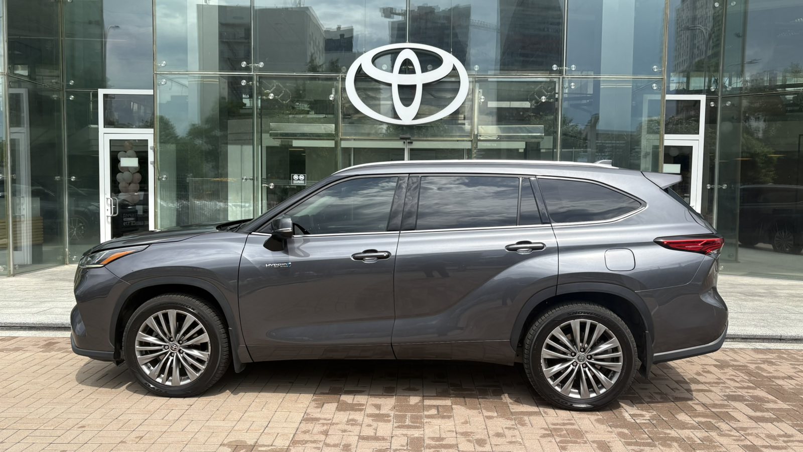 Toyota HIGHLANDER 2021 року, Універсал, Тойота Центр Київ "Автосаміт Укравто", м.Київ | Фото № 3 Toyota HIGHLANDER 2021 року з пробігом 79000 км, Універсал, Тойота Центр Київ "Автосаміт Укравто", м.Київ - 2380000 ГРН | Фото № 3