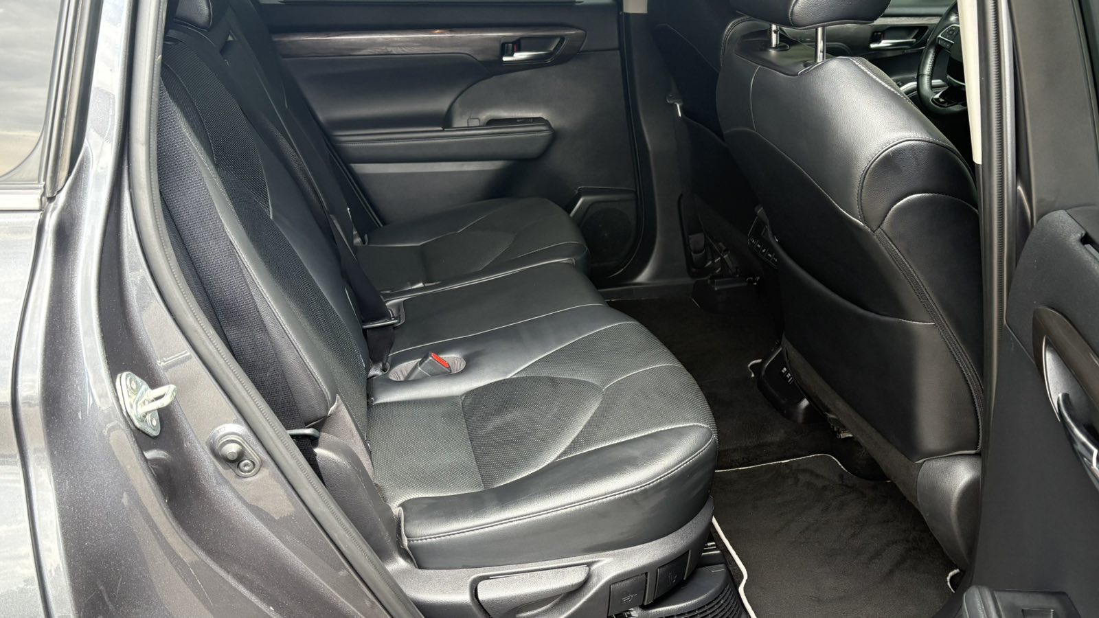 Toyota HIGHLANDER 2021 року, Універсал, Тойота Центр Київ "Автосаміт Укравто", м.Київ | Фото № 7 Toyota HIGHLANDER 2021 року з пробігом 79000 км, Універсал, Тойота Центр Київ "Автосаміт Укравто", м.Київ - 2380000 ГРН | Фото № 7