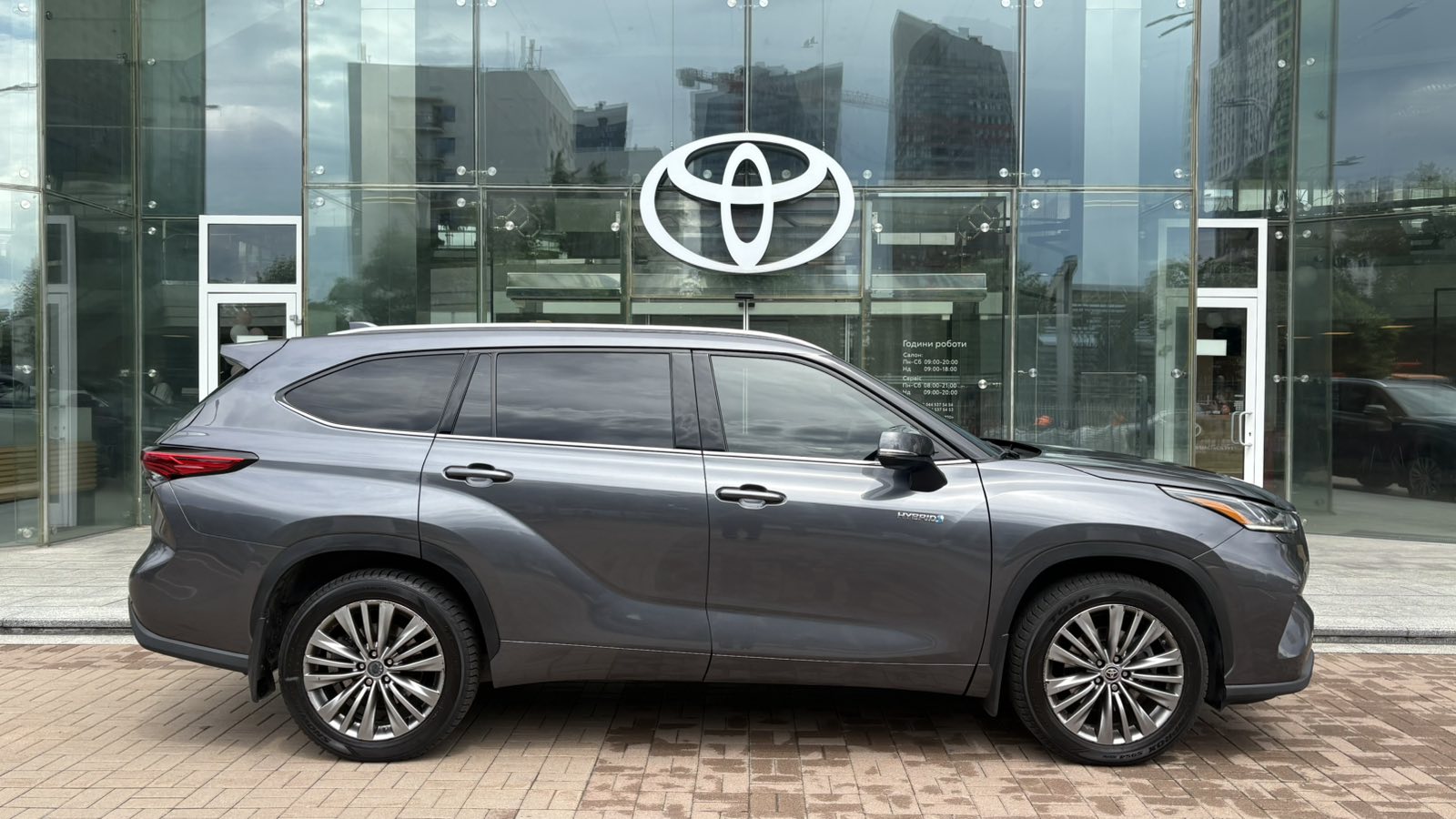 Toyota HIGHLANDER 2021 року, Універсал, Тойота Центр Київ "Автосаміт Укравто", м.Київ | Фото № 16 Toyota HIGHLANDER 2021 року з пробігом 79000 км, Універсал, Тойота Центр Київ "Автосаміт Укравто", м.Київ - 2380000 ГРН | Фото № 16