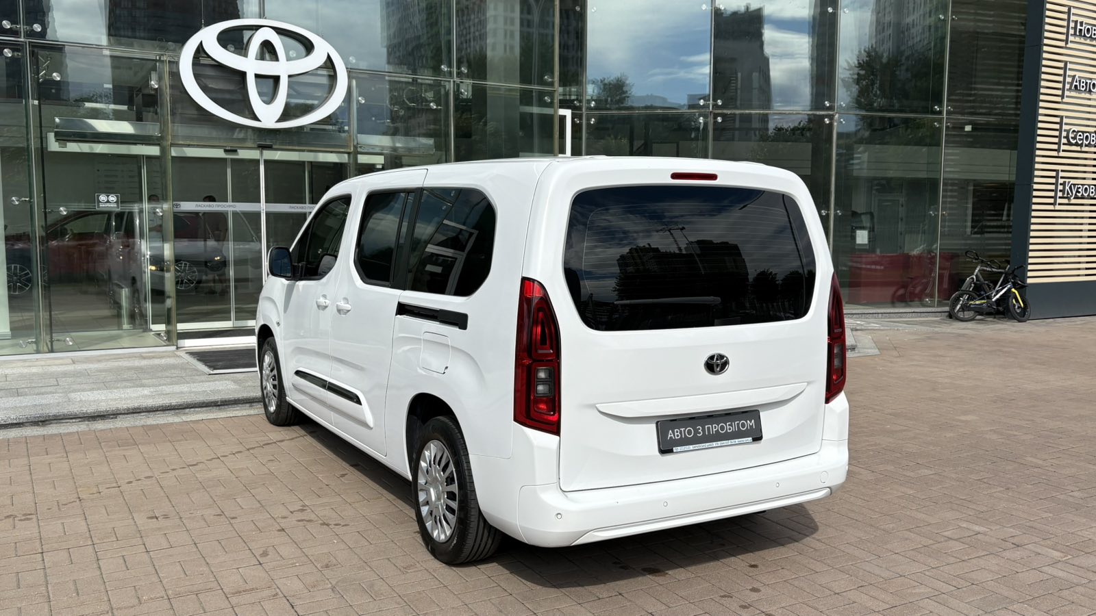 Toyota PROACE CITY VERSO 2021 року з пробігом 87029 км, Універсал, Тойота Центр Київ "Автосаміт Укравто", м.Київ - 1218100 ГРН | Фото № 2