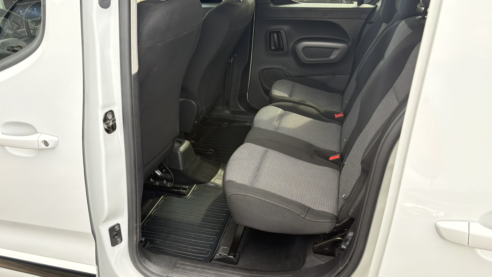 Toyota PROACE CITY VERSO 2021 року з пробігом 87029 км, Універсал, Тойота Центр Київ "Автосаміт Укравто", м.Київ - 1218100 ГРН | Фото № 11